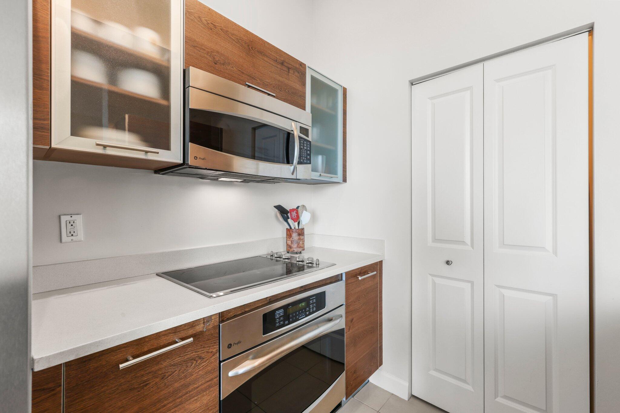 CITY PALMS CONDO - Residential