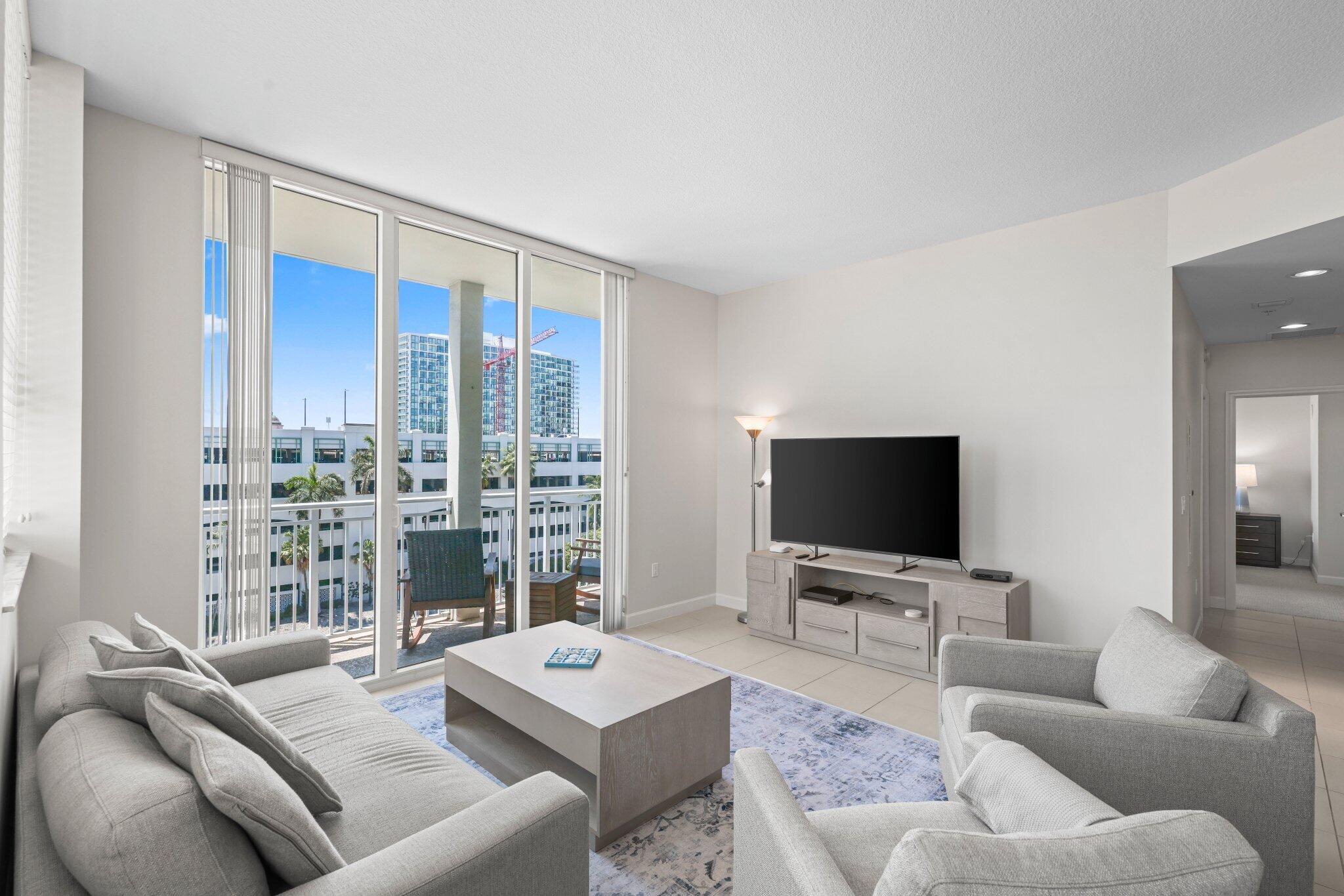 CITY PALMS CONDO - Residential