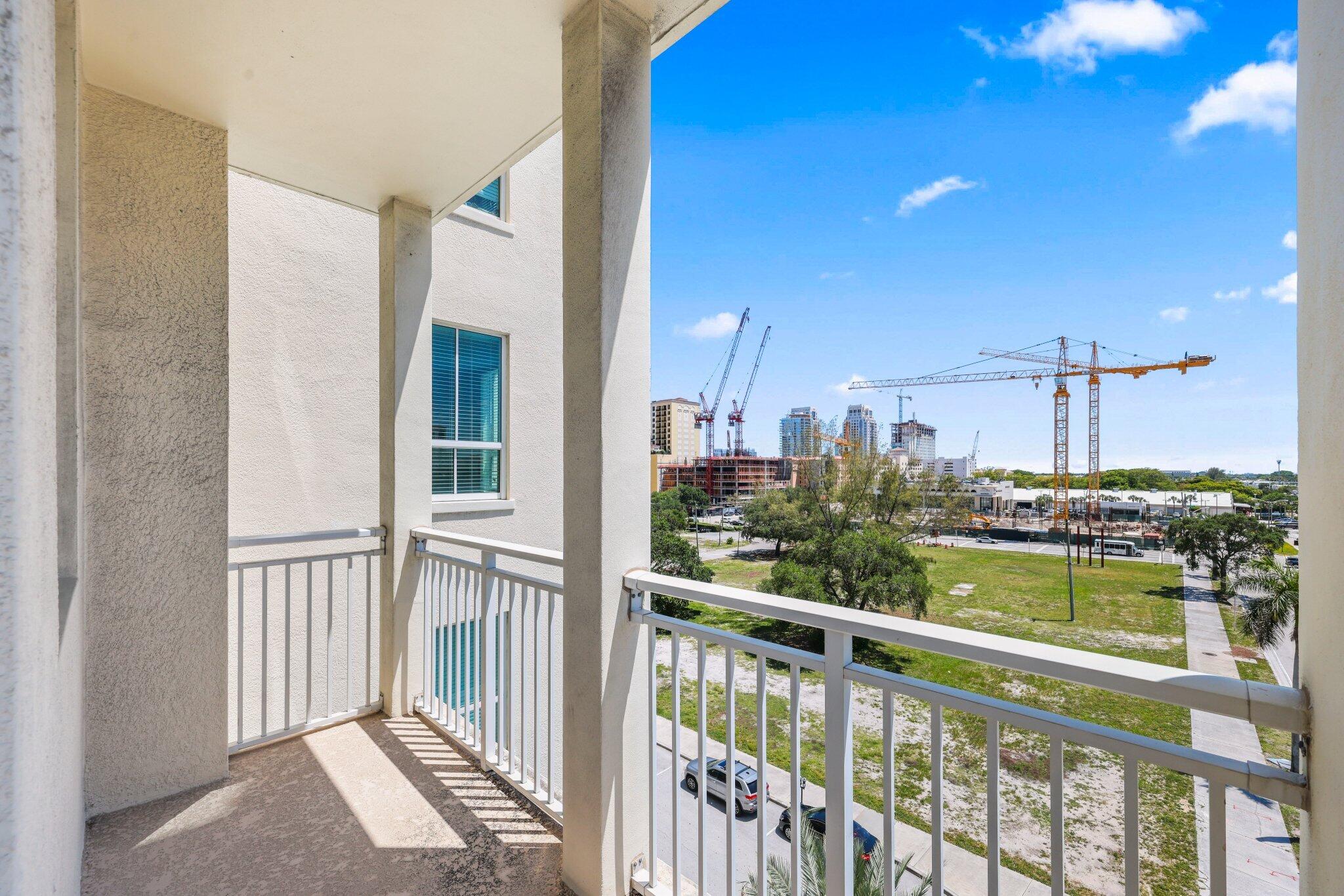 CITY PALMS CONDO - Residential