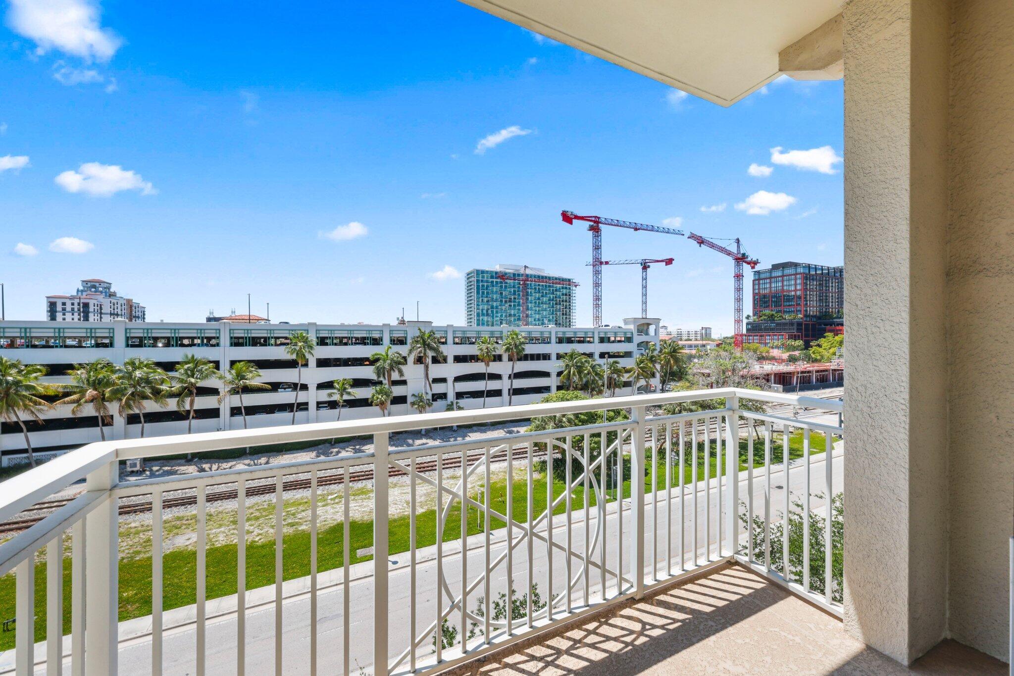 CITY PALMS CONDO - Residential