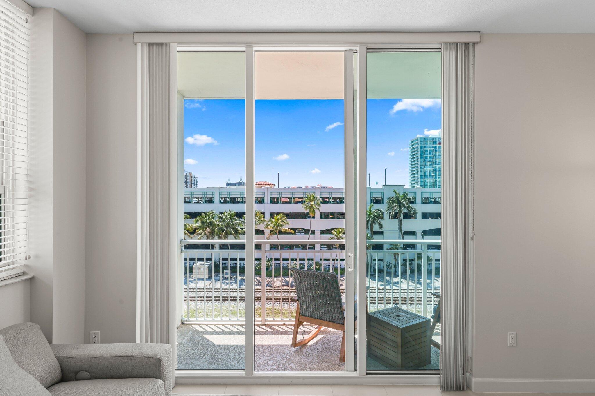 CITY PALMS CONDO - Residential