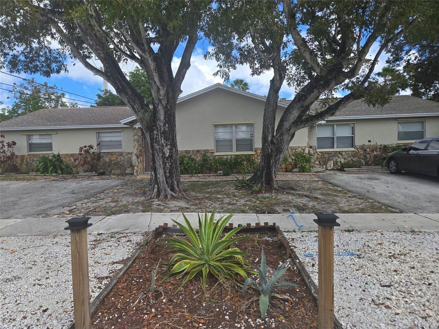 Great locaton in the heart of Palm Springs for all ages: kids, active and inactive adults. About 15 min away from the beach and most centers of attraction by car, surrounded by West Palm Beach, Lake Worth Beach, Greenacres, and Wellington. Both units offer a relatively big utility room with washer and dryer hookup. Ready to move in on side and rent the other.