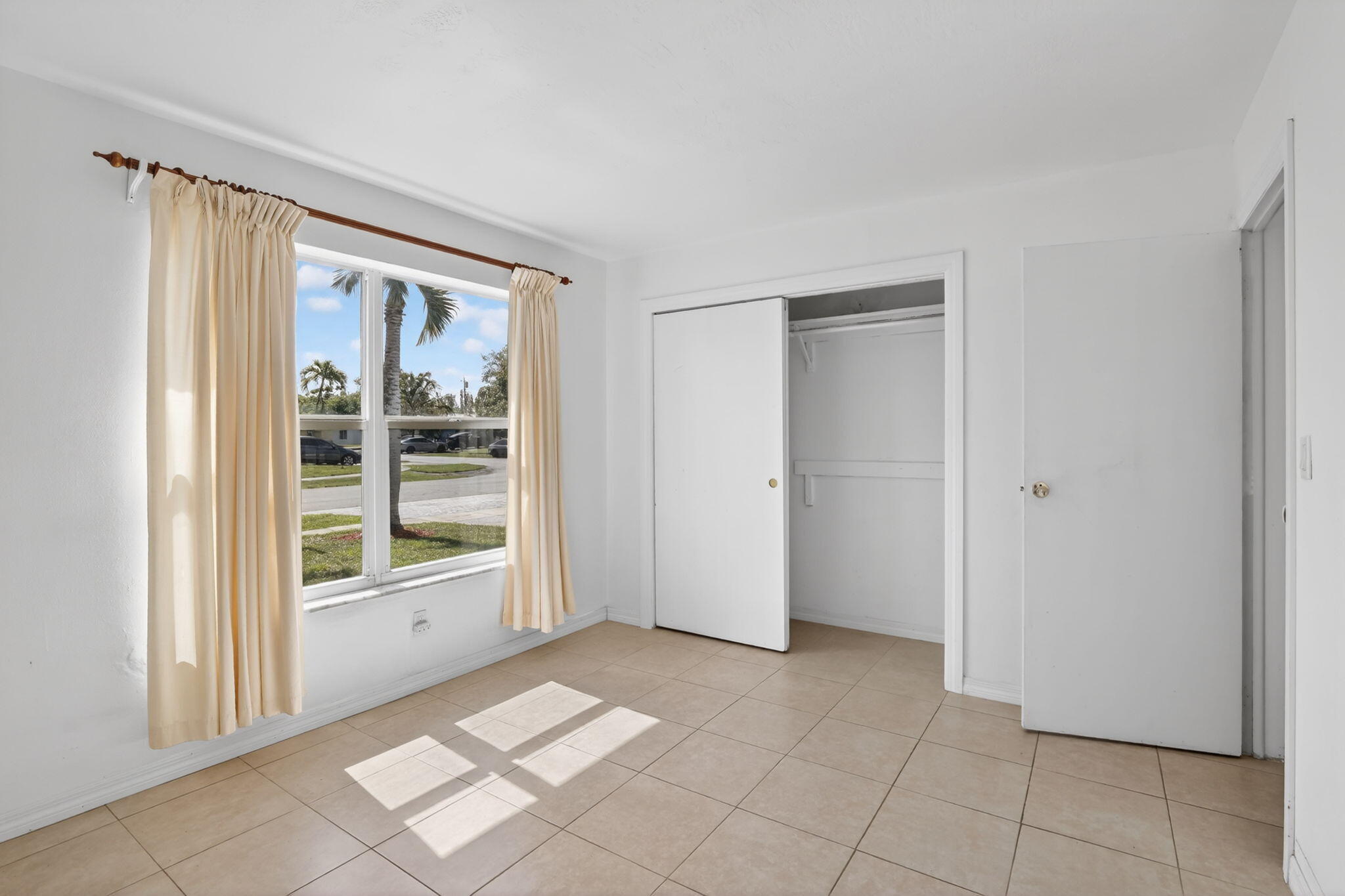 SUNRISE GOLF VILLAGE FIRST ADD - Residential