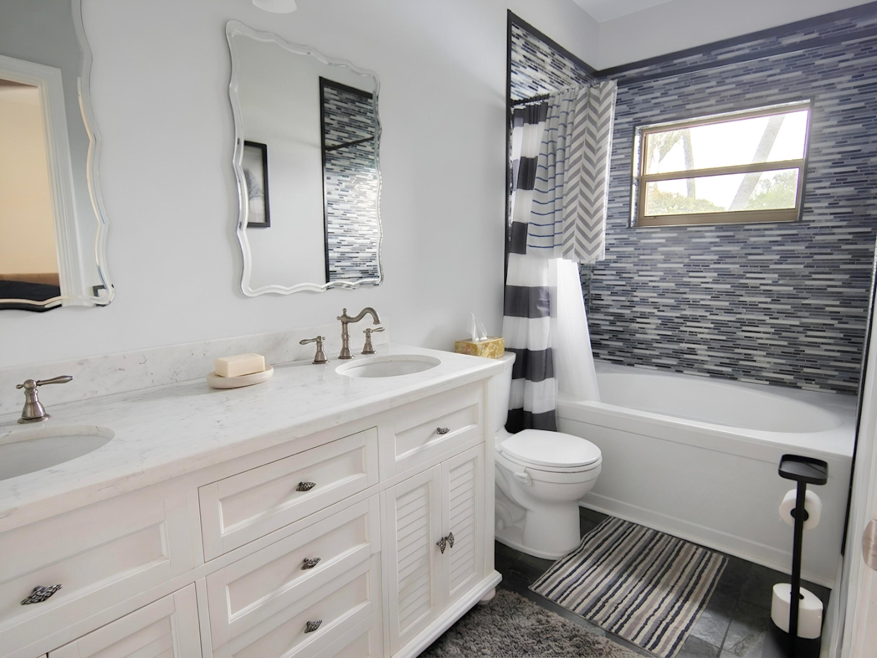 REGENCY LAKES AT COCONUT CREEK - Residential