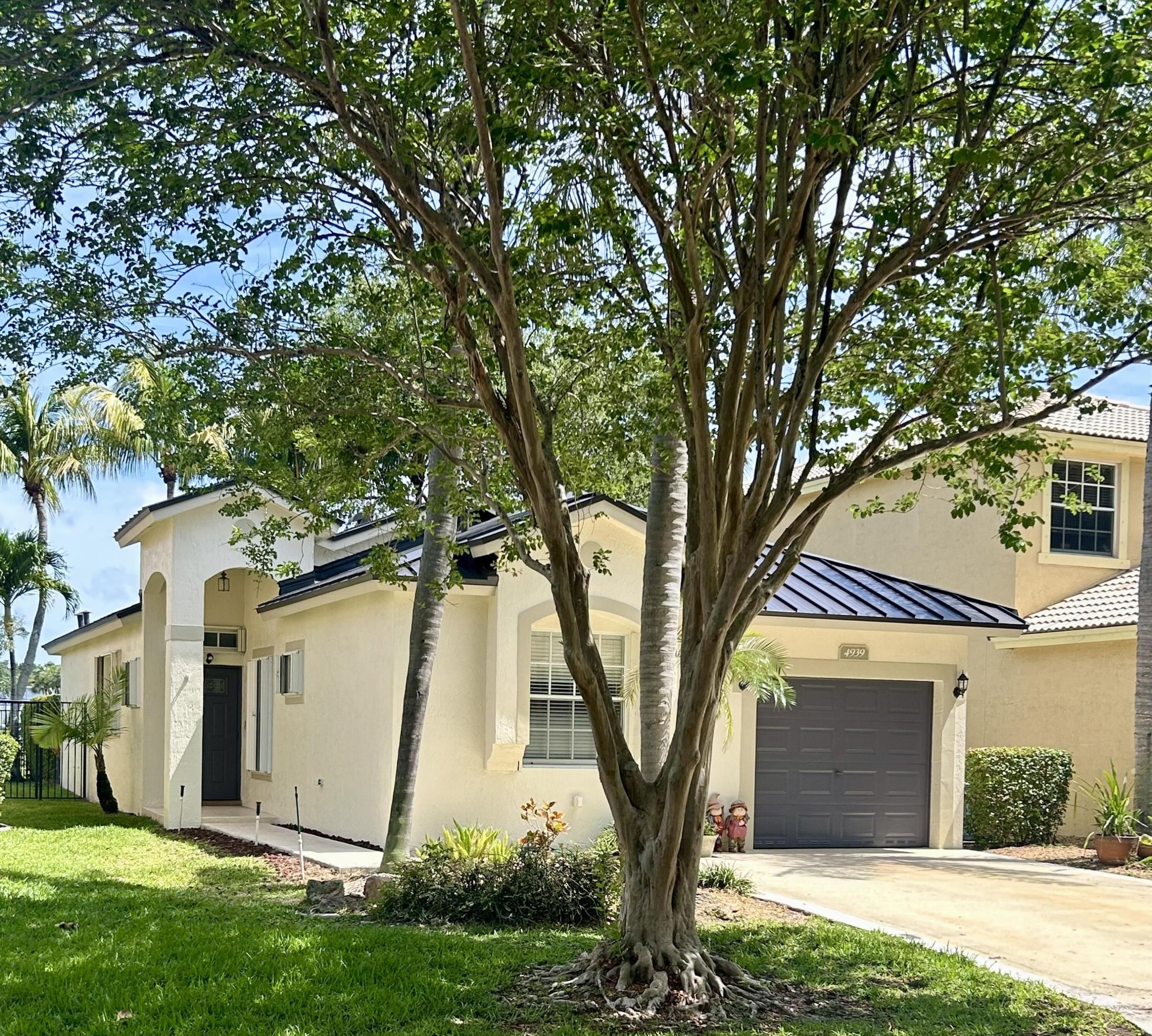 REGENCY LAKES AT COCONUT CREEK - Residential