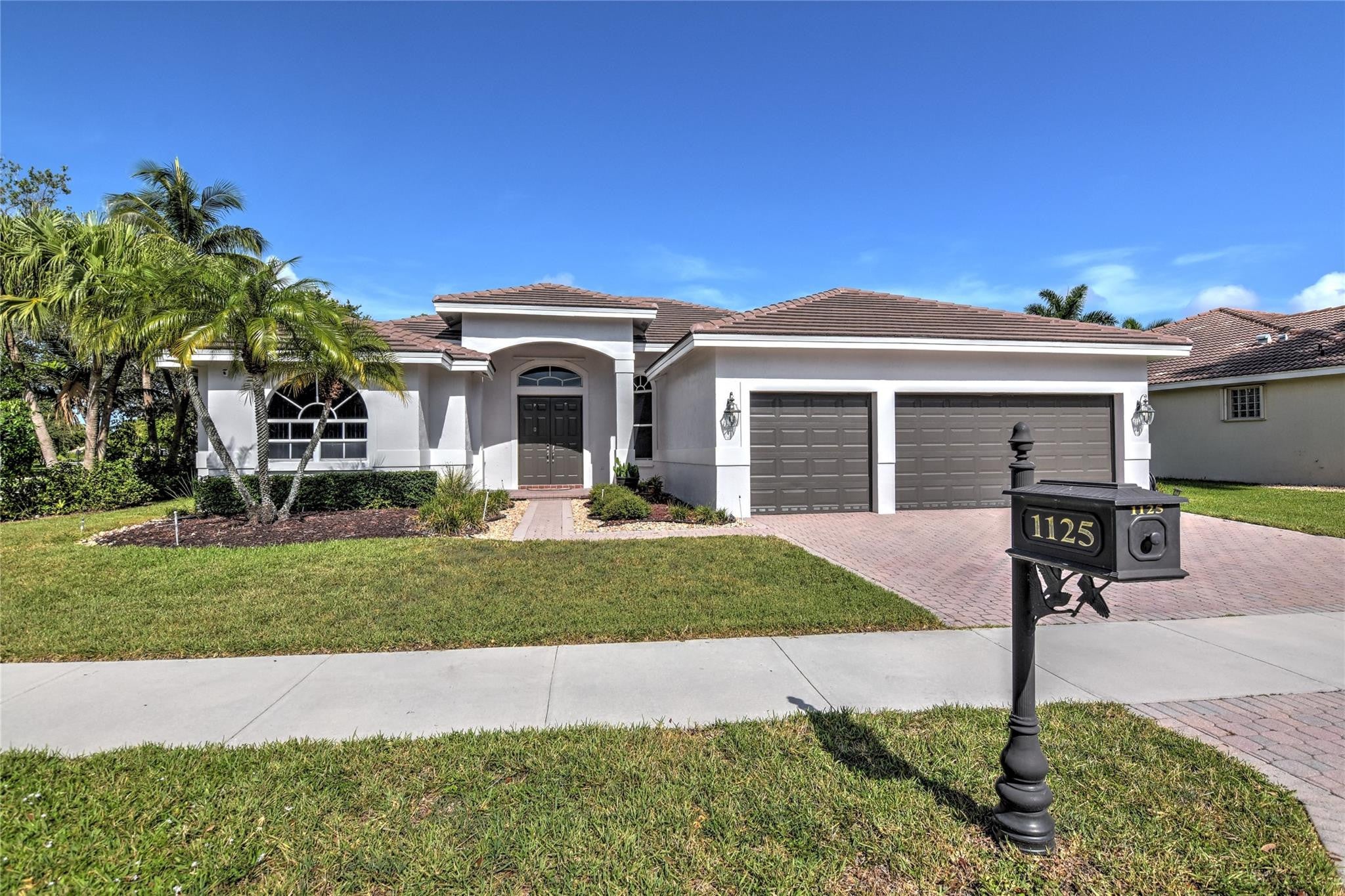 1125 Waterside Circle, Weston FL 33327