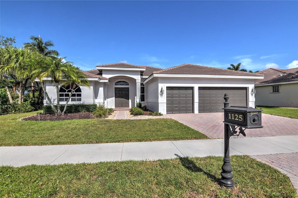 Photo of 1125 Waterside Circle, Weston, FL 33327 (MLS # B26039619)
