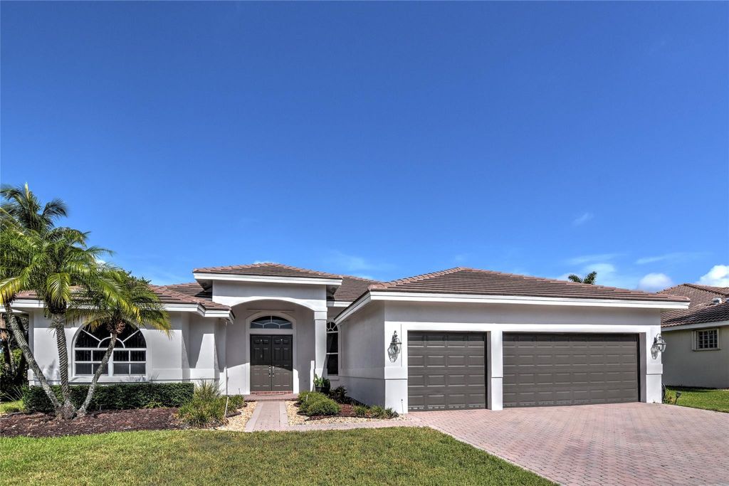 Photo of 1125 Waterside Circle, Weston, FL 33327 (MLS # B26039619)