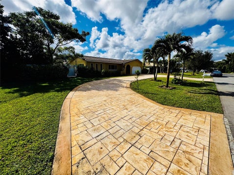 Tiny photo for 8306 NW 36th Street, Coral Springs, FL 33065 (MLS # F10545290)