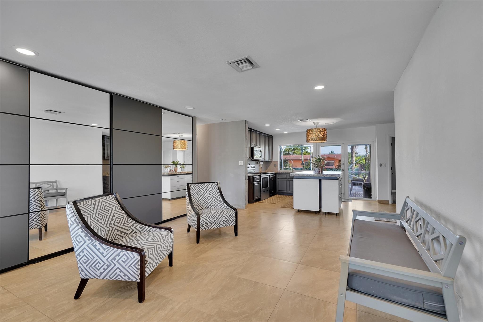 1736 NW 38th St