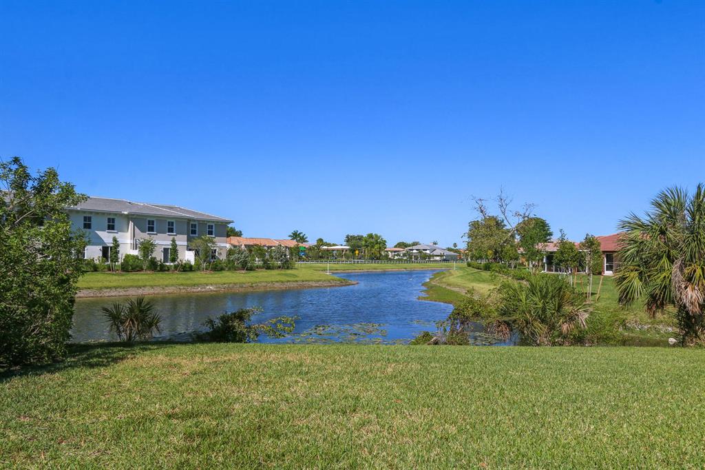 BRIARWOOD CLUB CONDO 1 - Residential