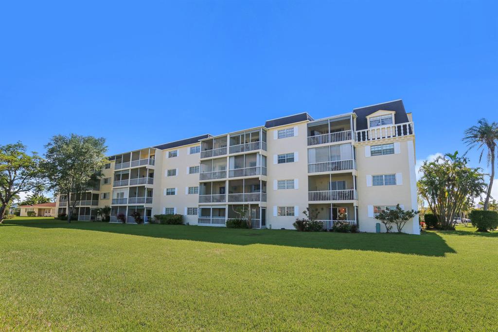 BRIARWOOD CLUB CONDO 1 - Residential