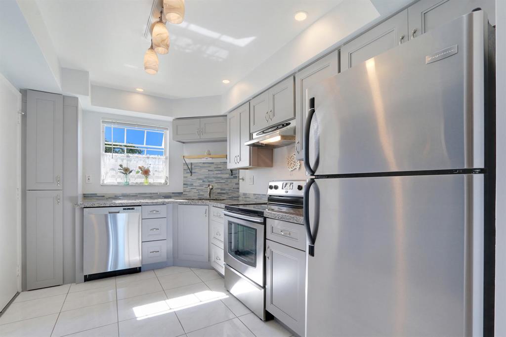 BRIARWOOD CLUB CONDO 1 - Residential