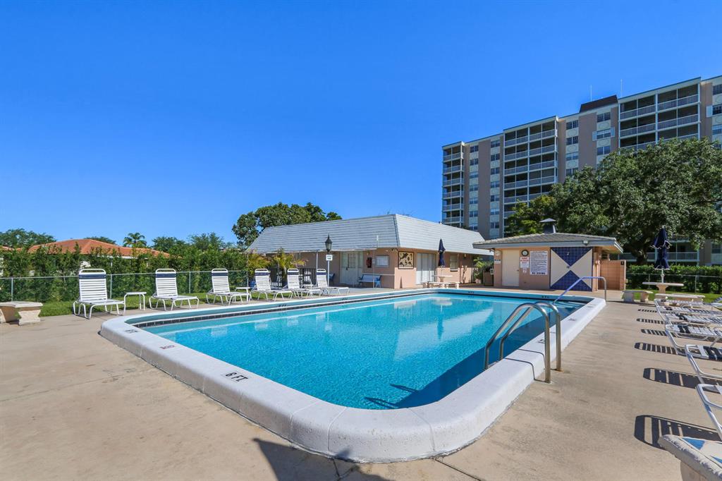 BRIARWOOD CLUB CONDO 1 - Residential