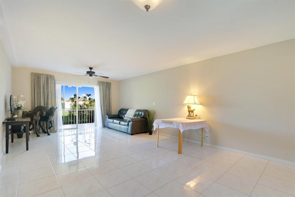 BRIARWOOD CLUB CONDO 1 - Residential