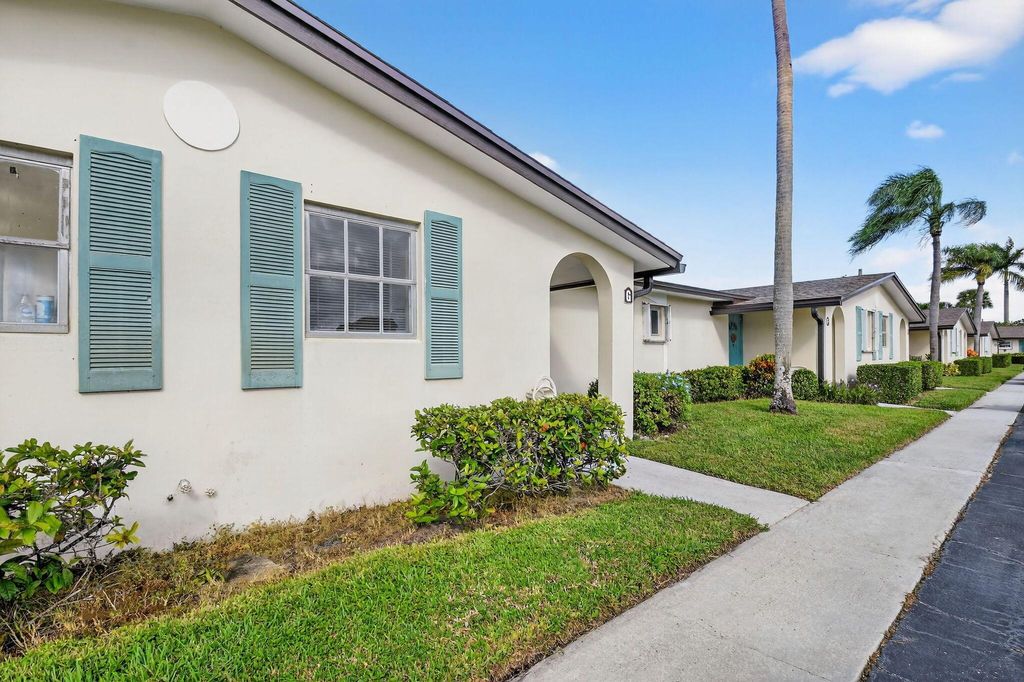 Photo of 2965 Ashley Drive W #G, West Palm Beach, FL 33415 (MLS # R11133901)