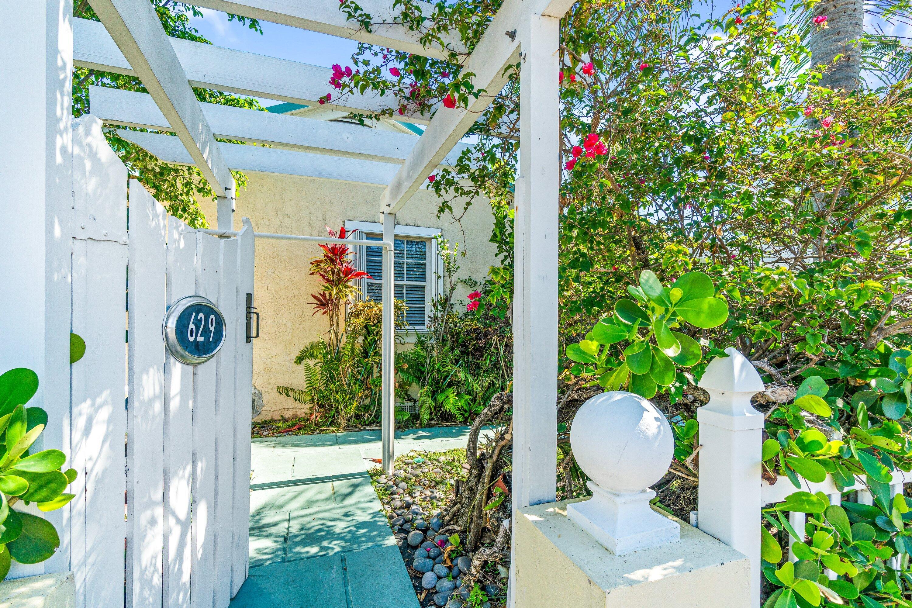 629 Selkirk Street
