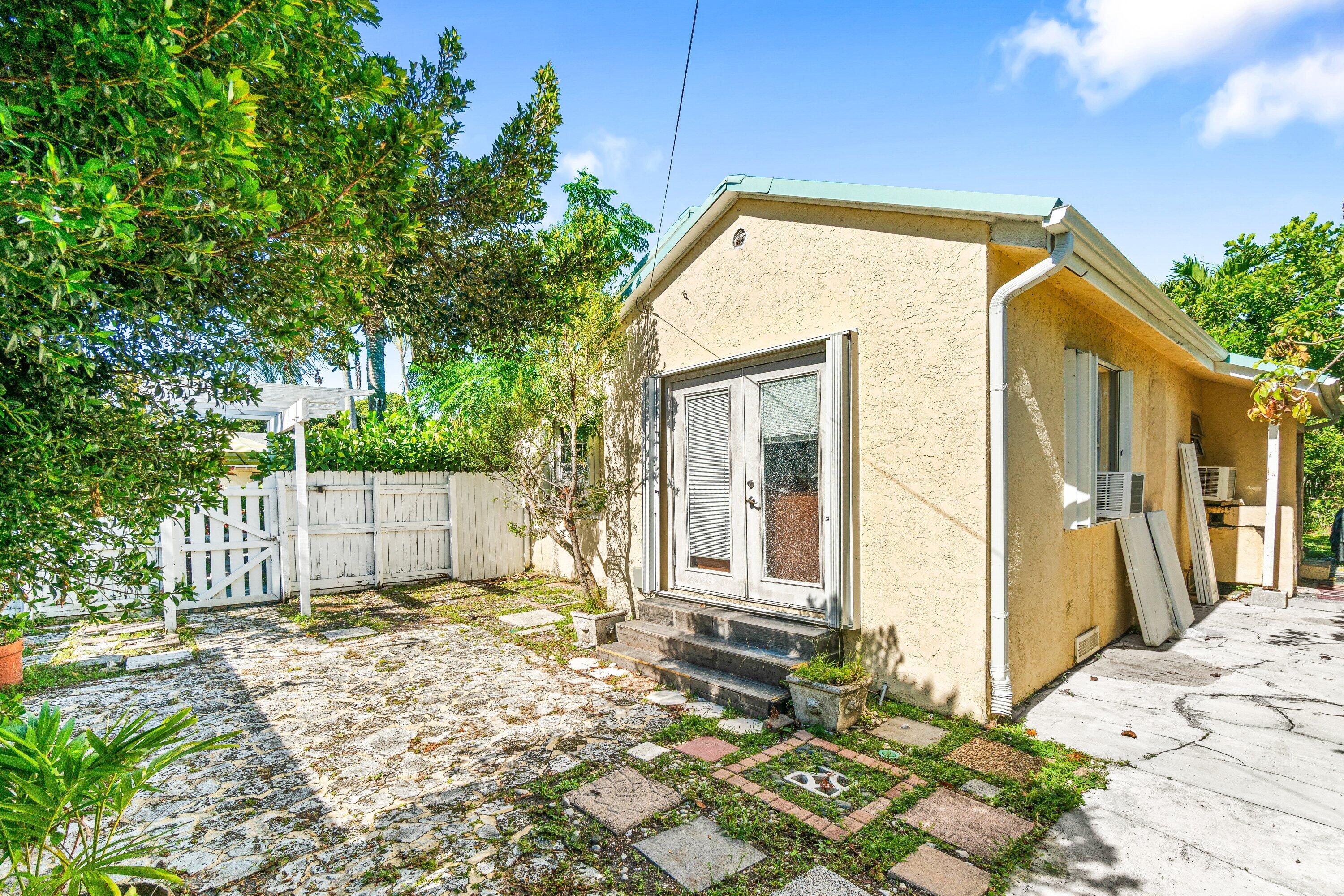 GARDENS THE - Residential