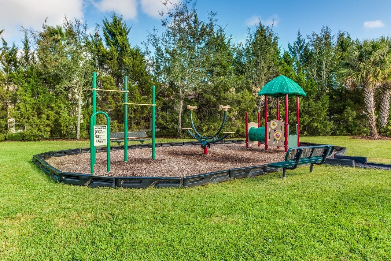 PALM BEACH PLANTATION - Residential