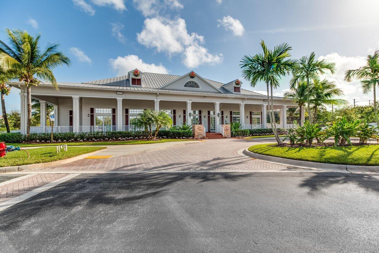 PALM BEACH PLANTATION - Residential