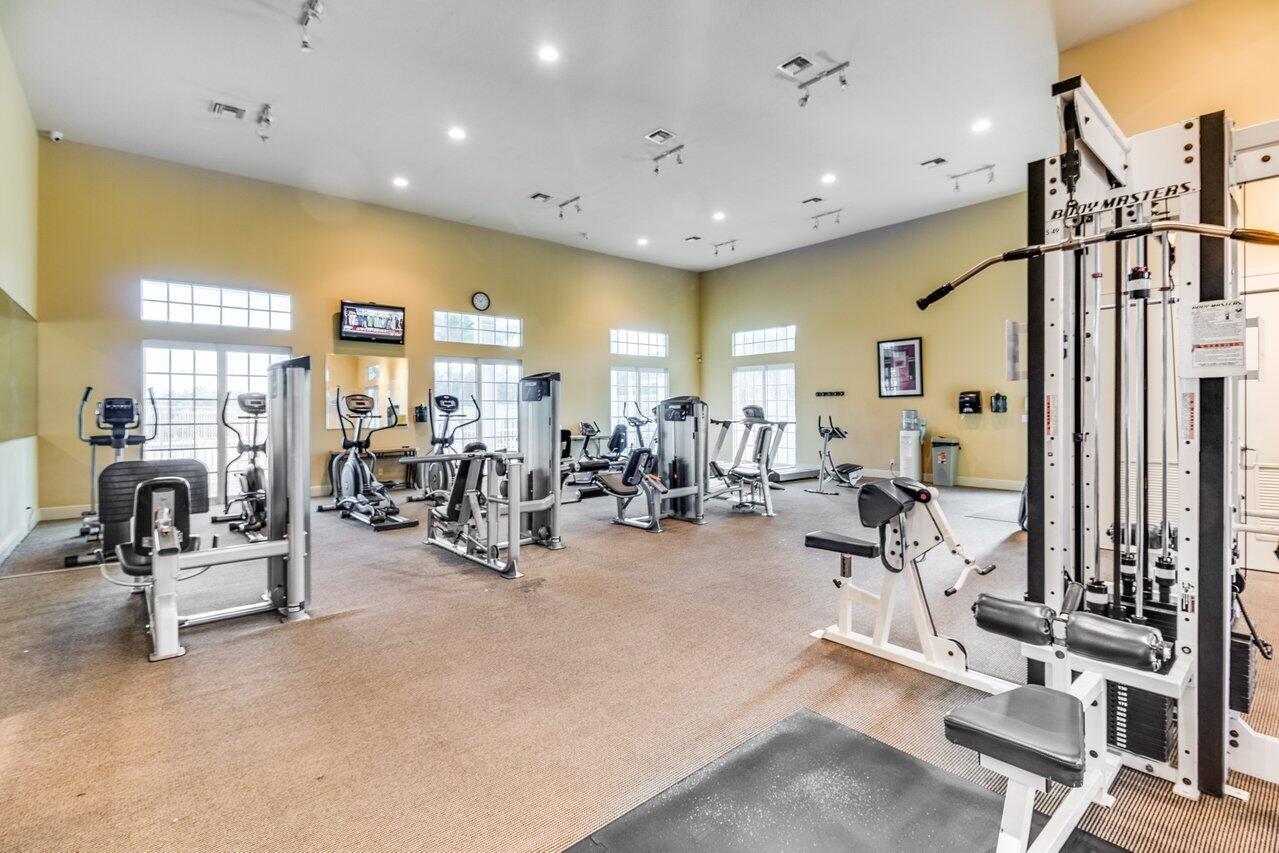 PALM BEACH PLANTATION - Residential