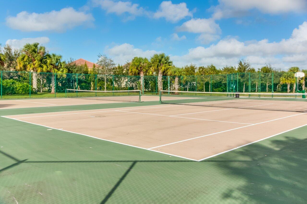 PALM BEACH PLANTATION - Residential