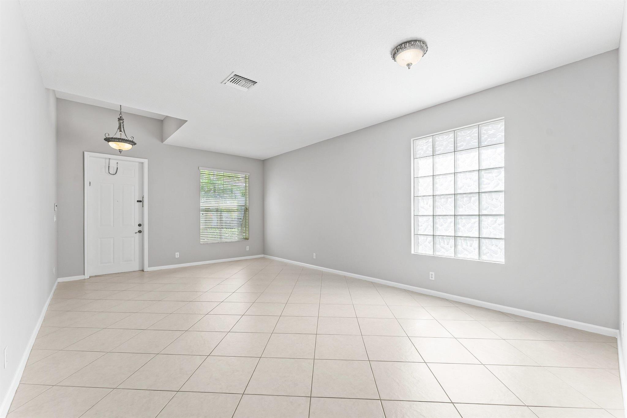 PALM BEACH PLANTATION - Residential