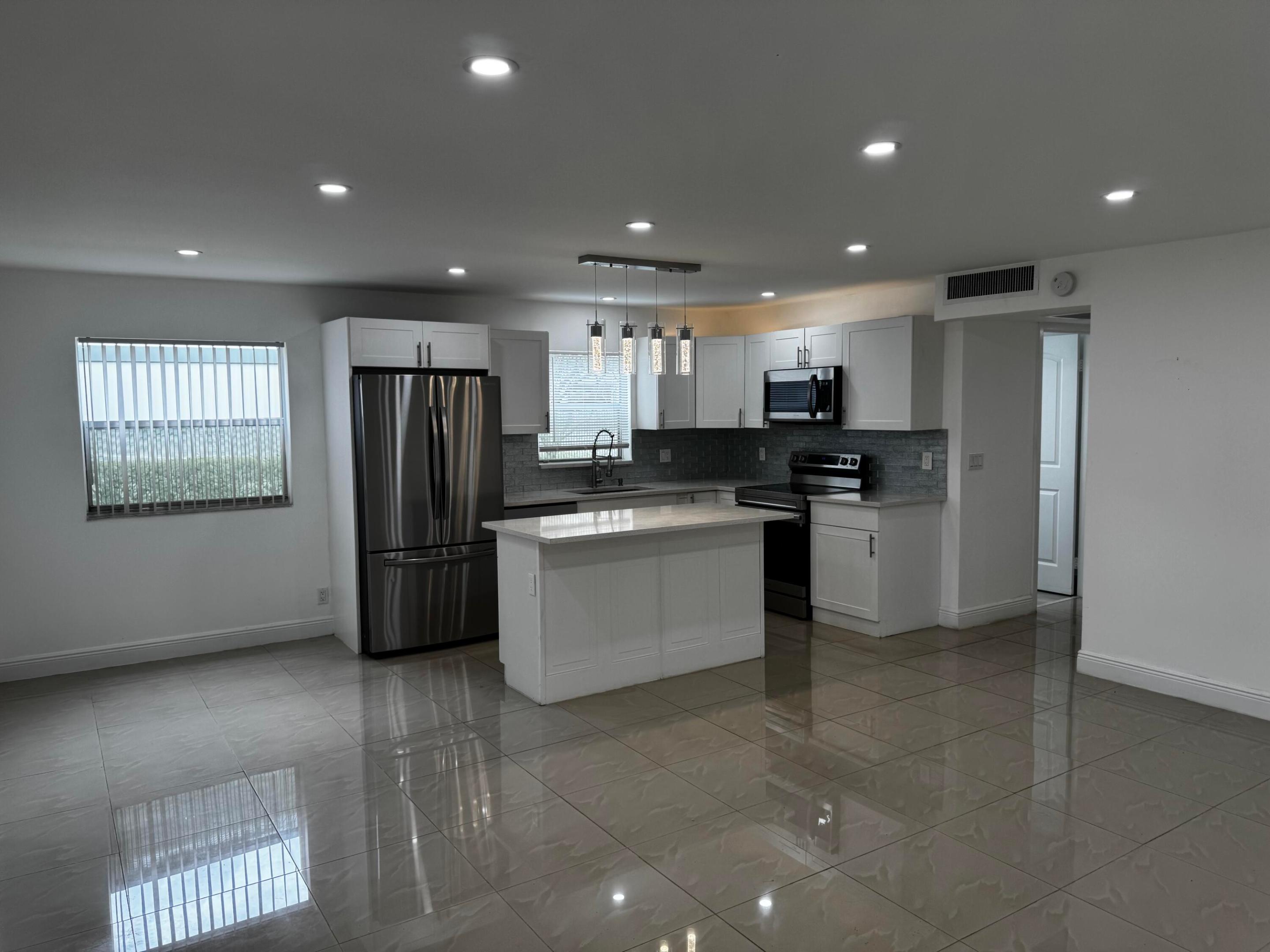 153 Monaco D