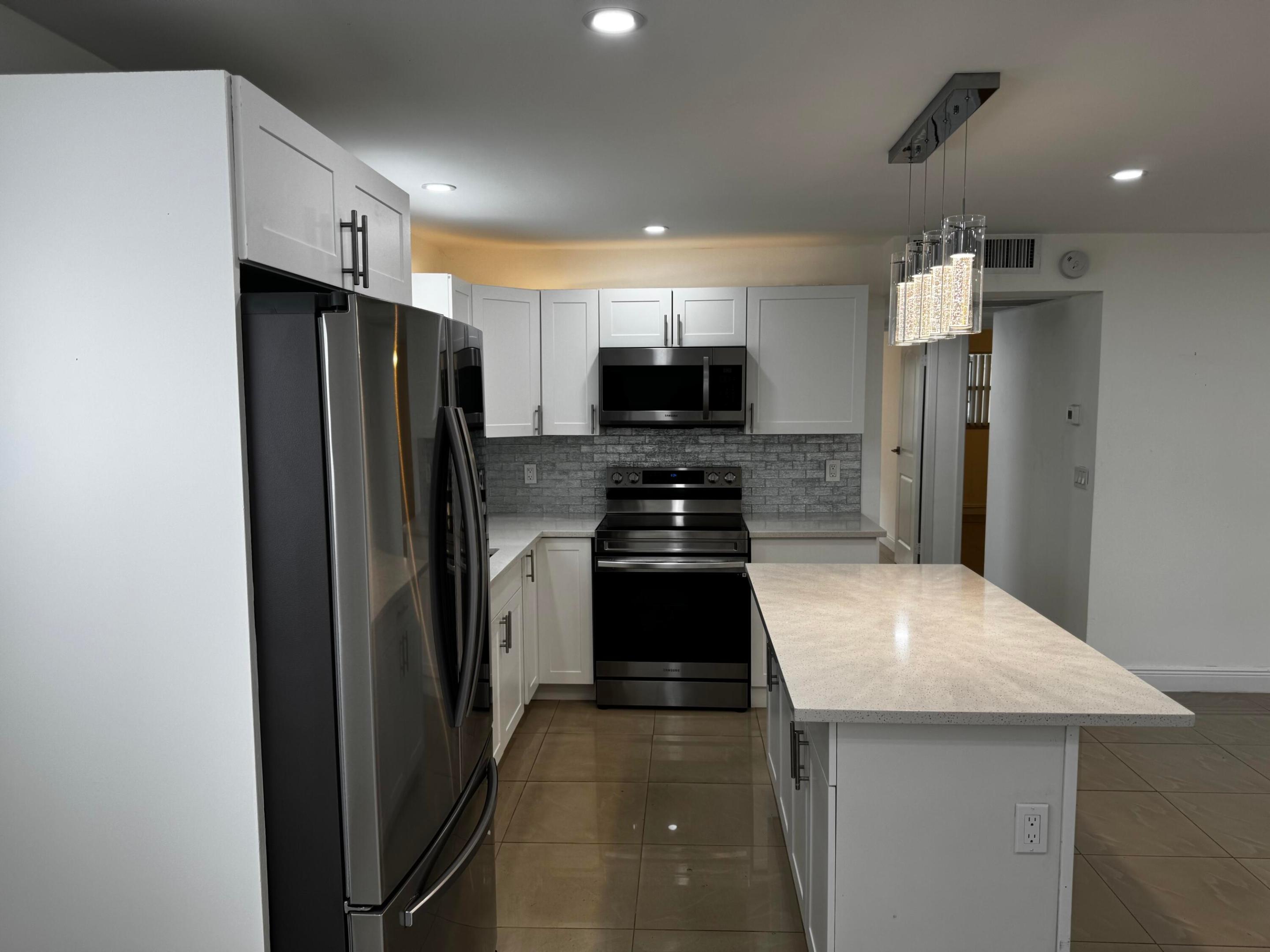153 Monaco D