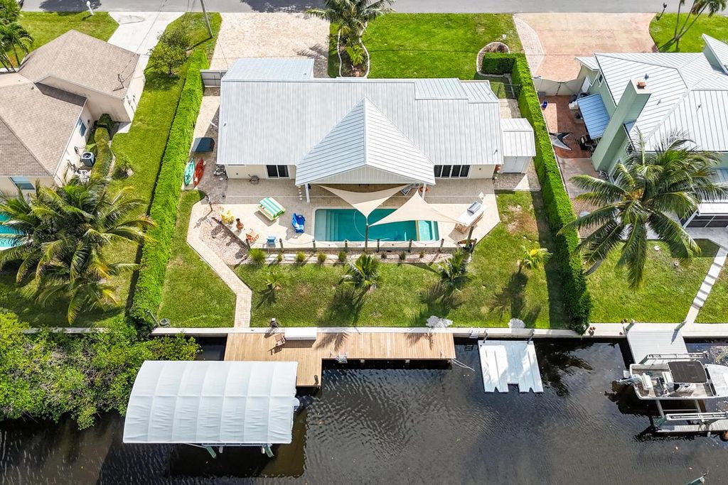 Photo of 8295 SE Palm Street, Hobe Sound, FL 33455 (MLS # R11138799)