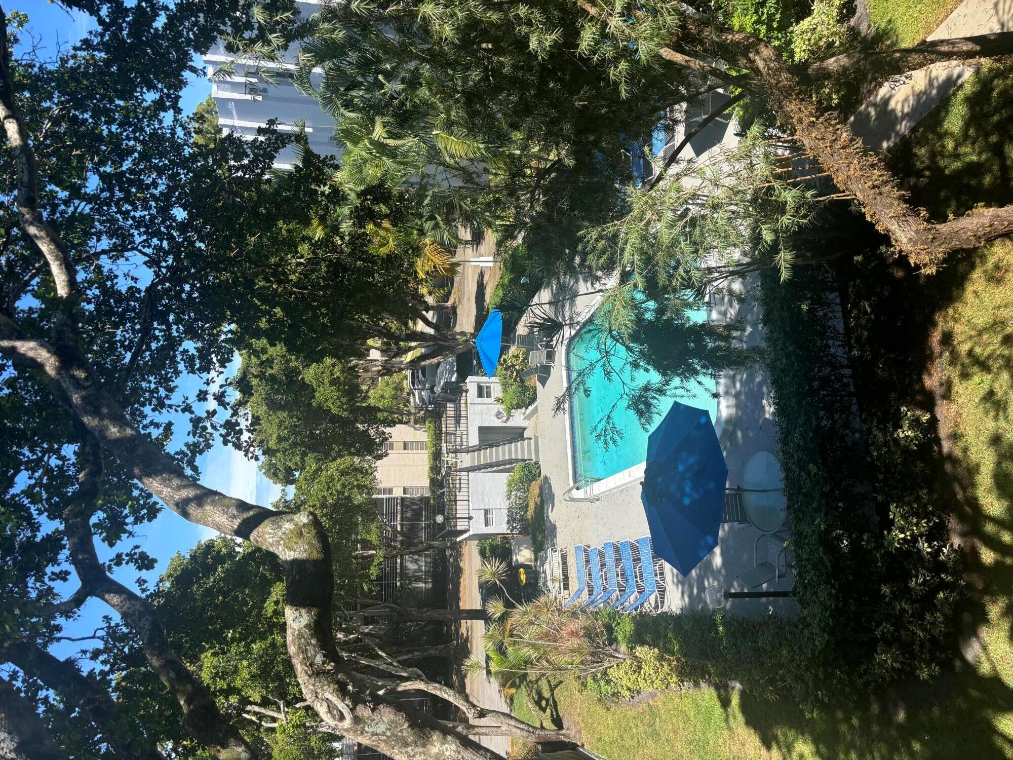 483 N Pine Island Road N C305