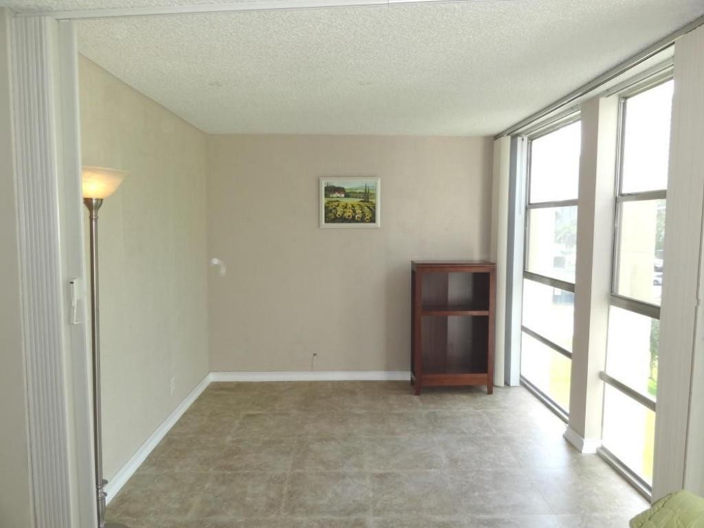 De Soto Park Condo - Residential Lease
