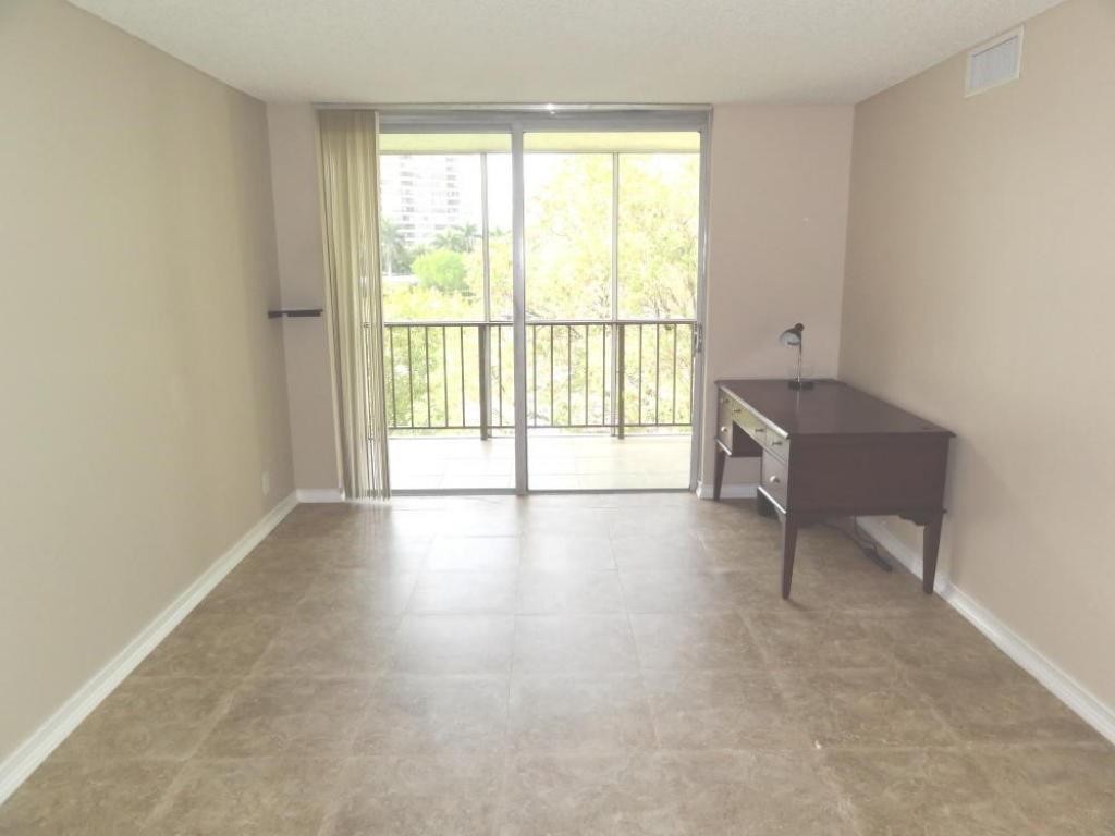 De Soto Park Condo - Residential Lease