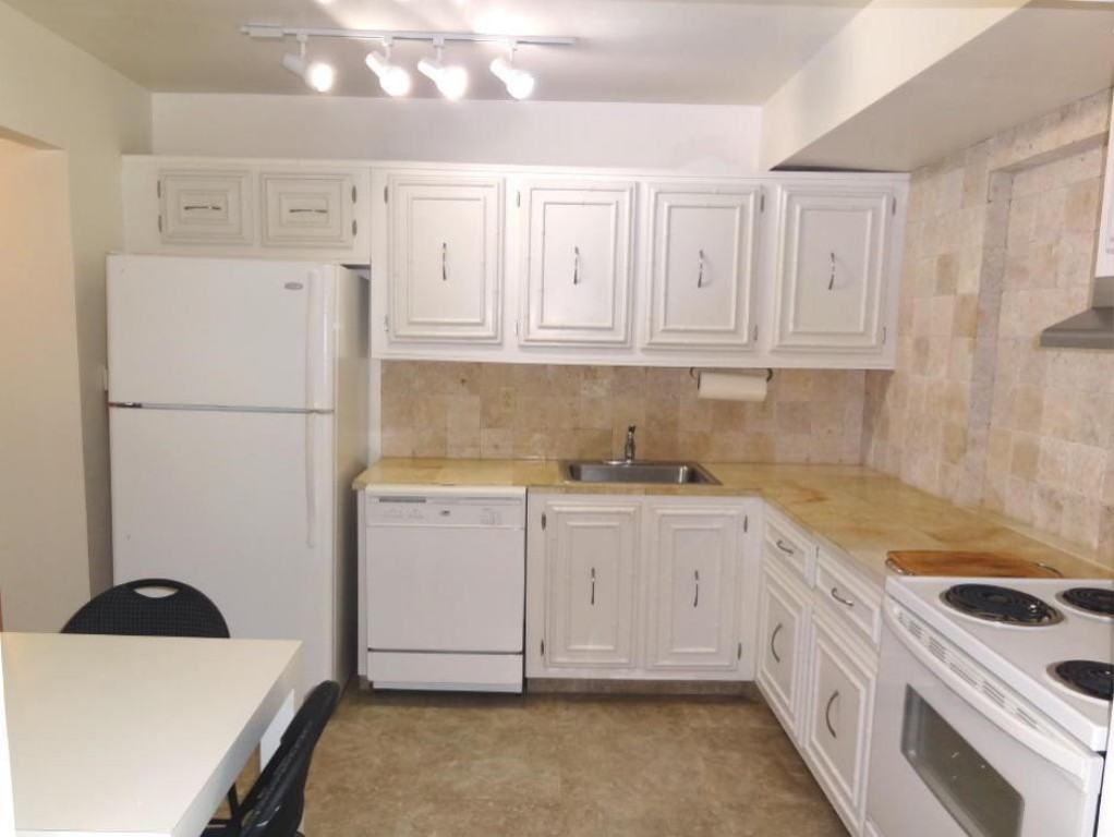 De Soto Park Condo - Residential Lease