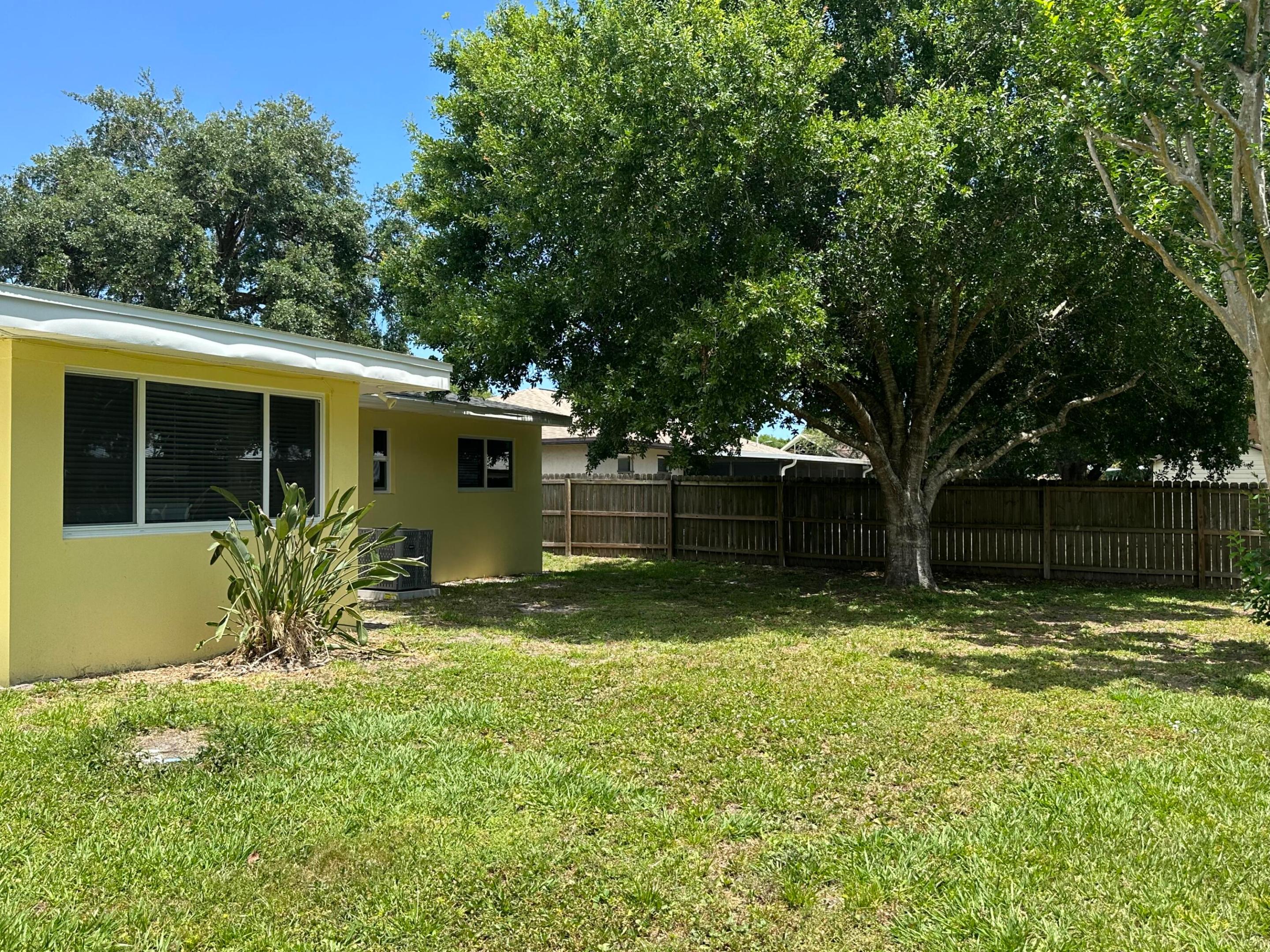 BLOCK MANOR SUB - Residential Lease