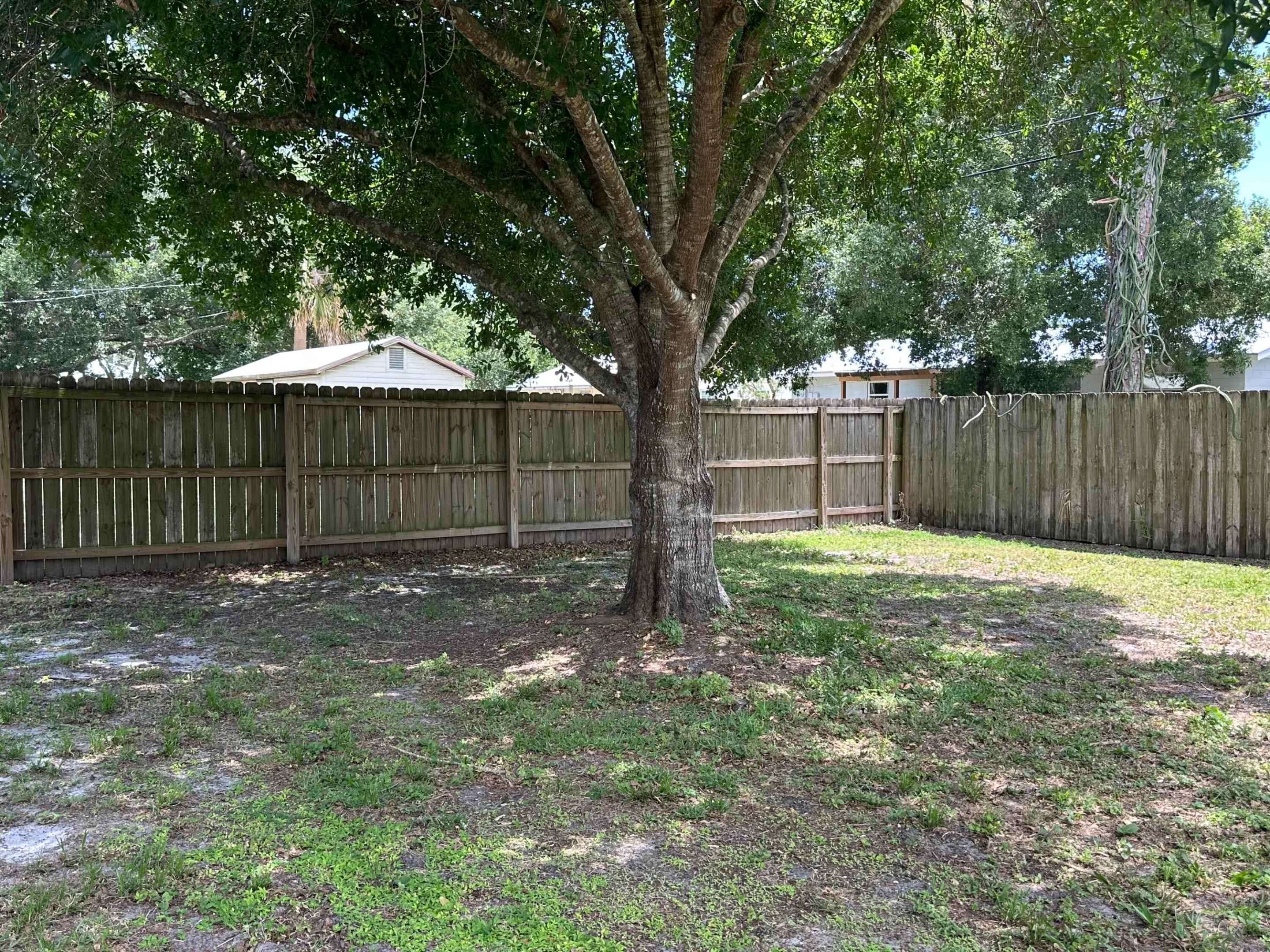 BLOCK MANOR SUB - Residential Lease