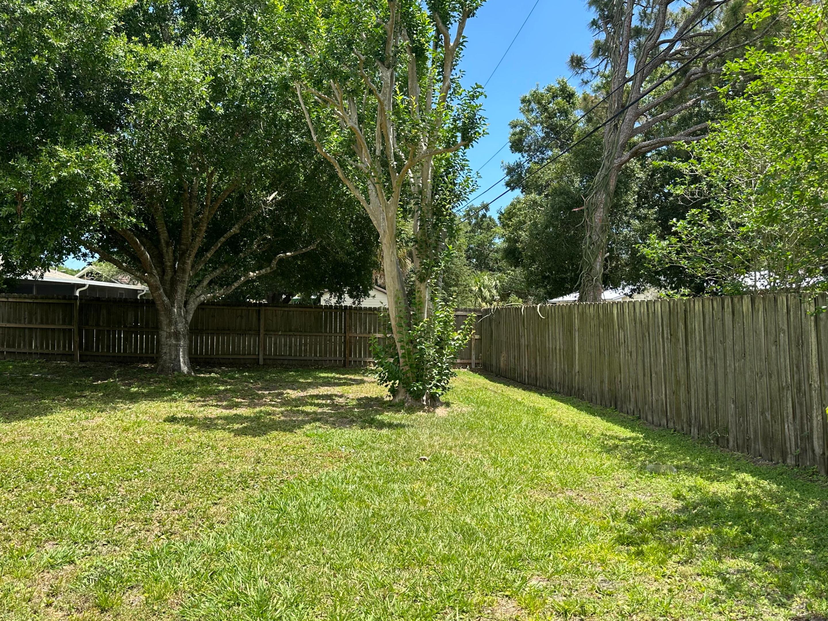 BLOCK MANOR SUB - Residential Lease