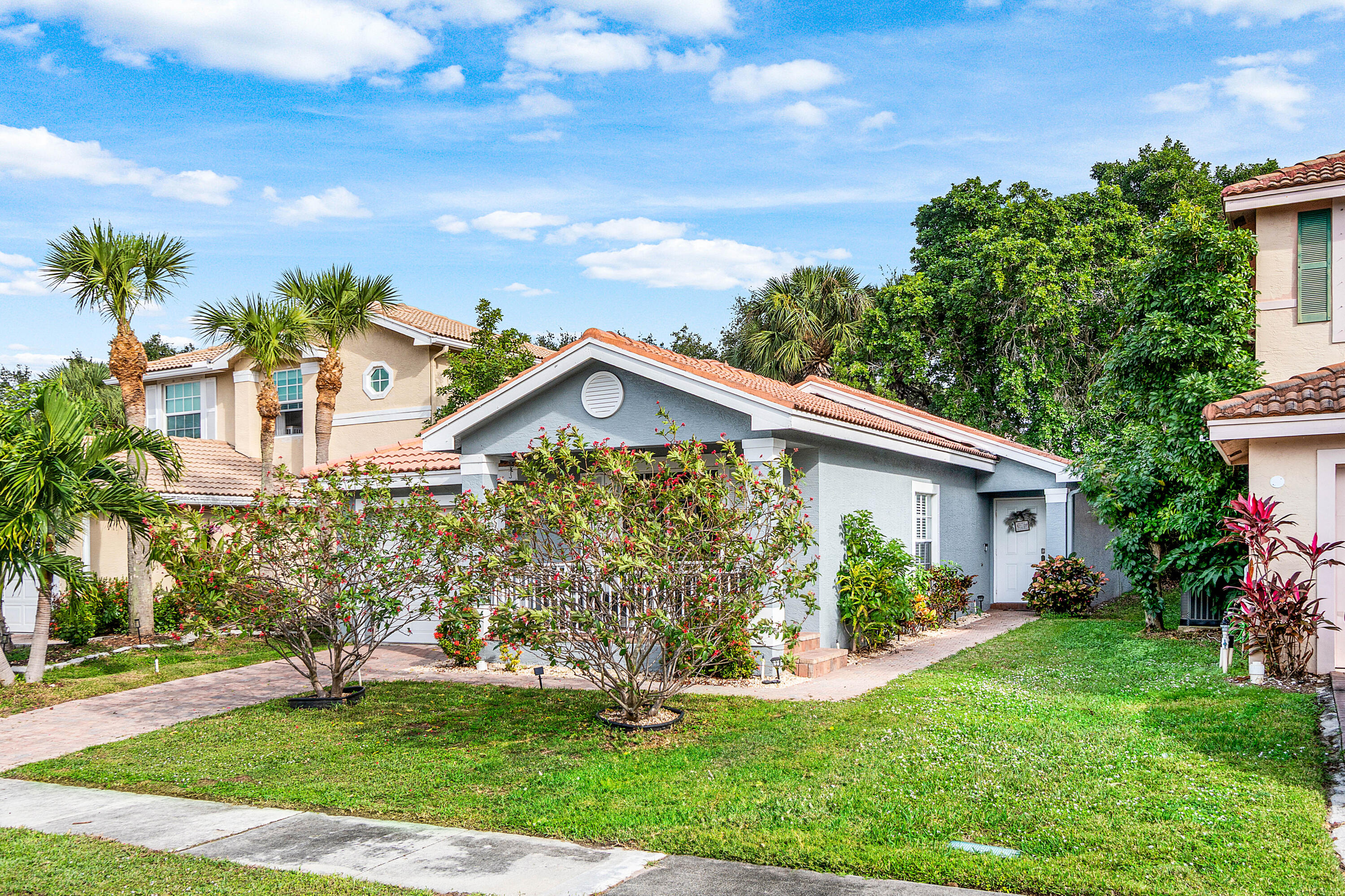 Properties 5112 Aurora Lake Circle