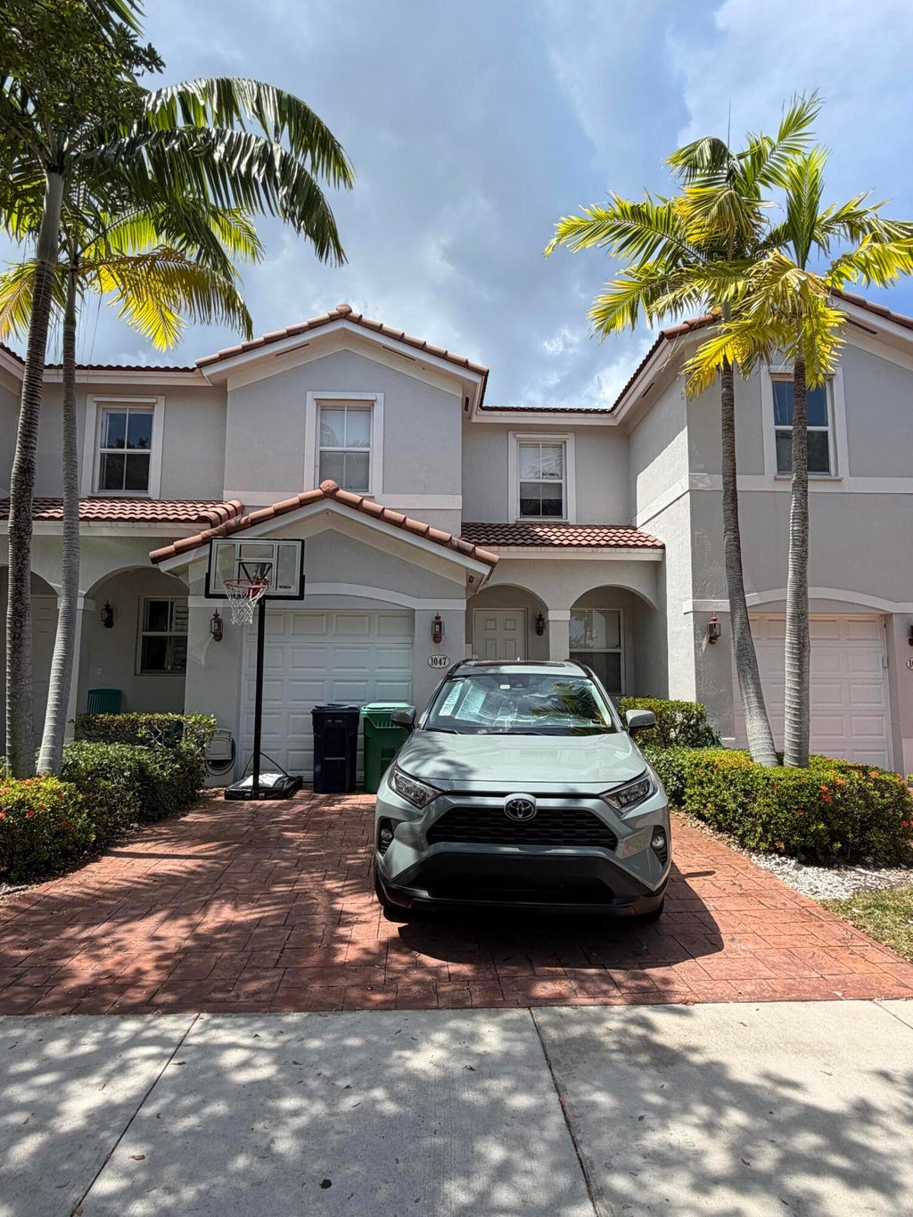 Photo of 1047 NE 208th Street, Miami, FL 33179 (MLS # B26045336)