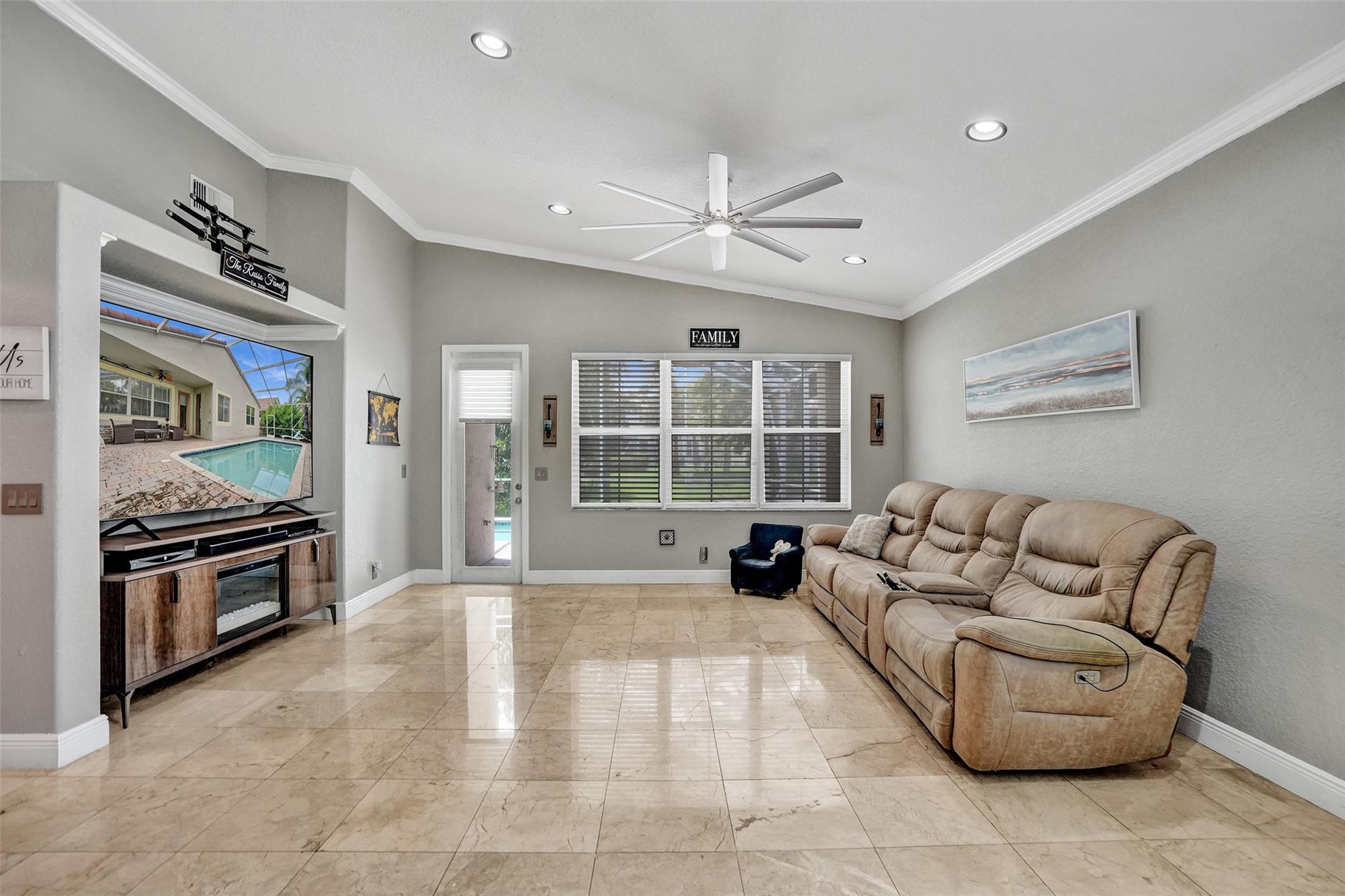 WYNDHAM LAKES NORTH - Residential