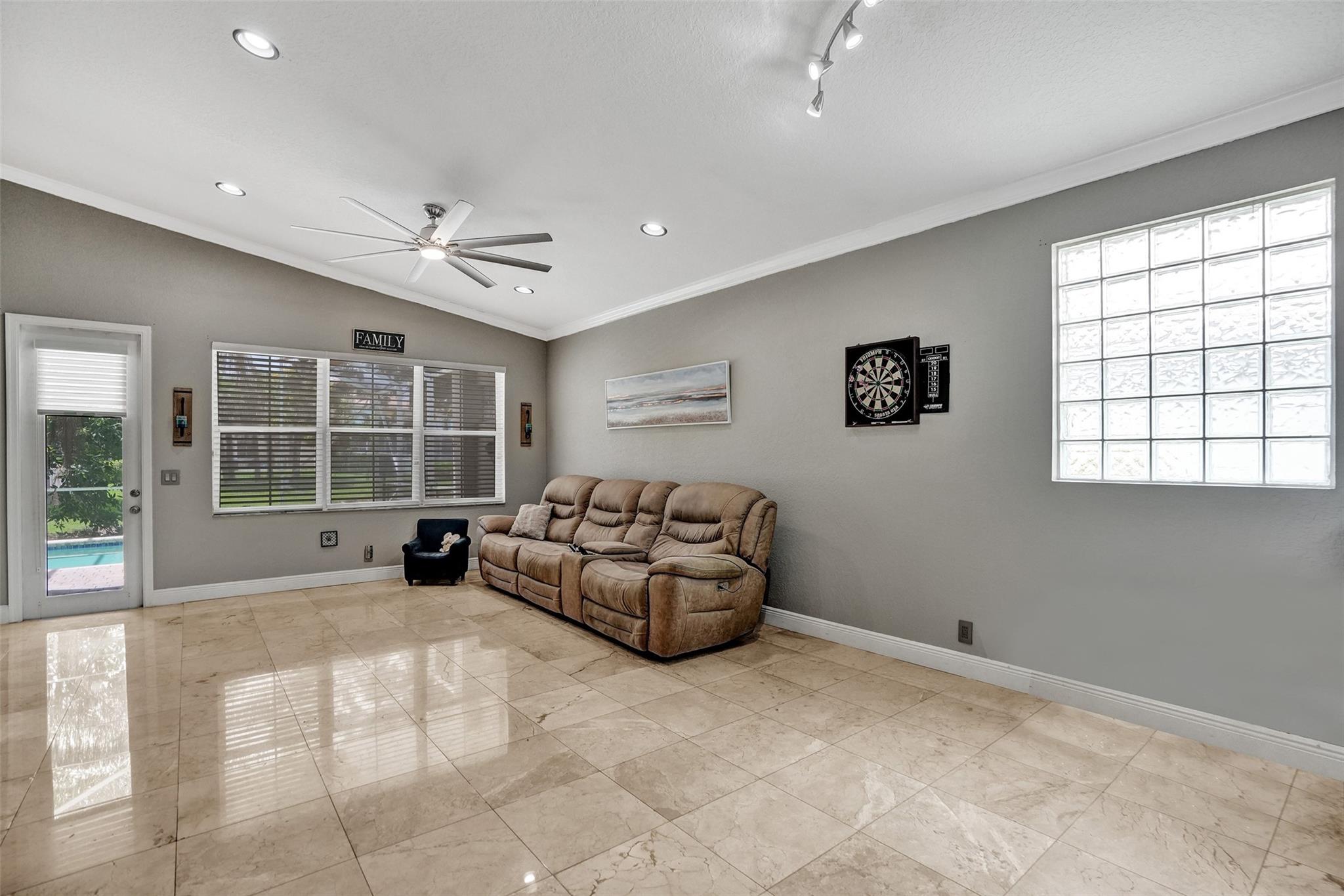 WYNDHAM LAKES NORTH - Residential