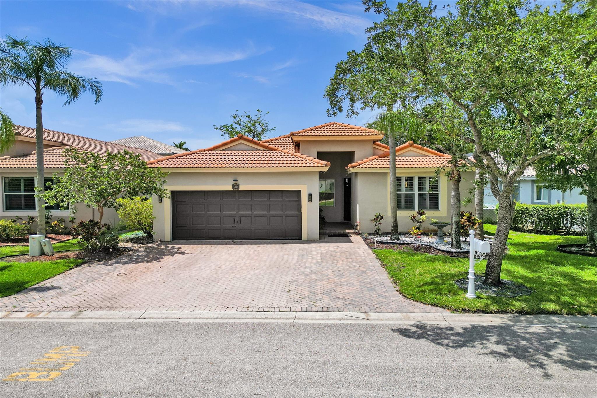 5445 NW 122 Dr