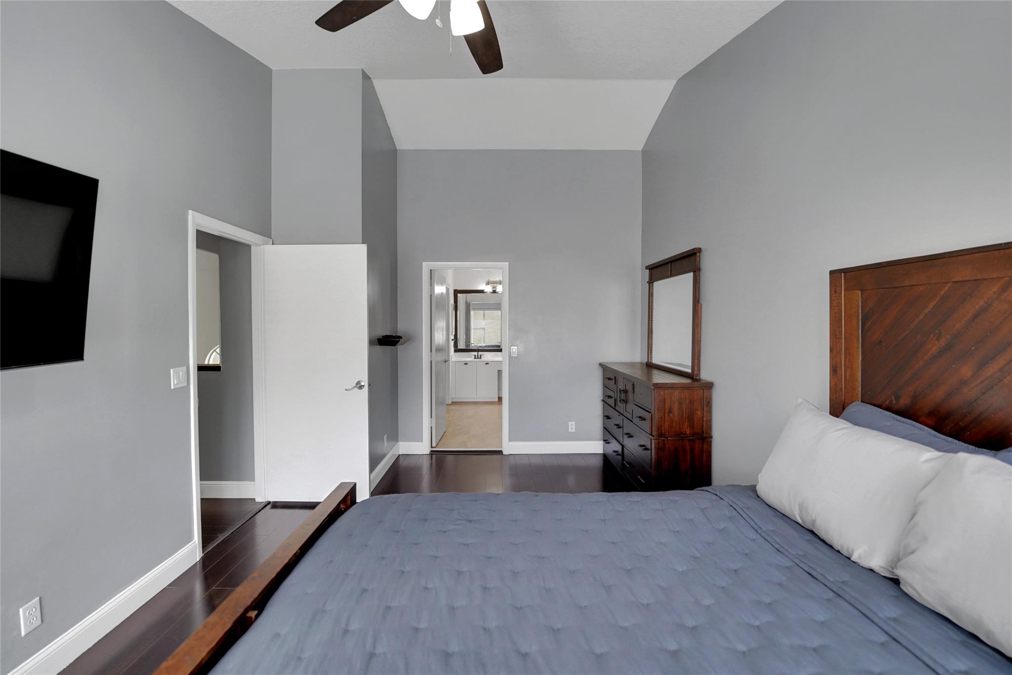 Woodside Estates 127-10 B - Residential