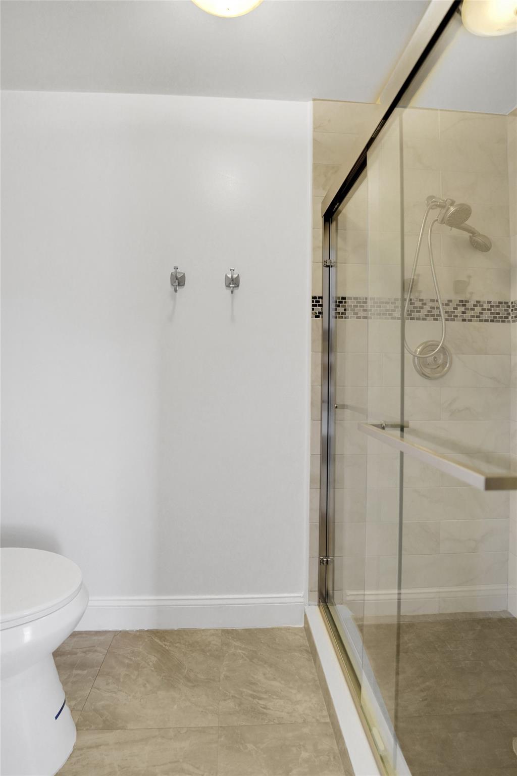 Woodside Estates 127-10 B - Residential