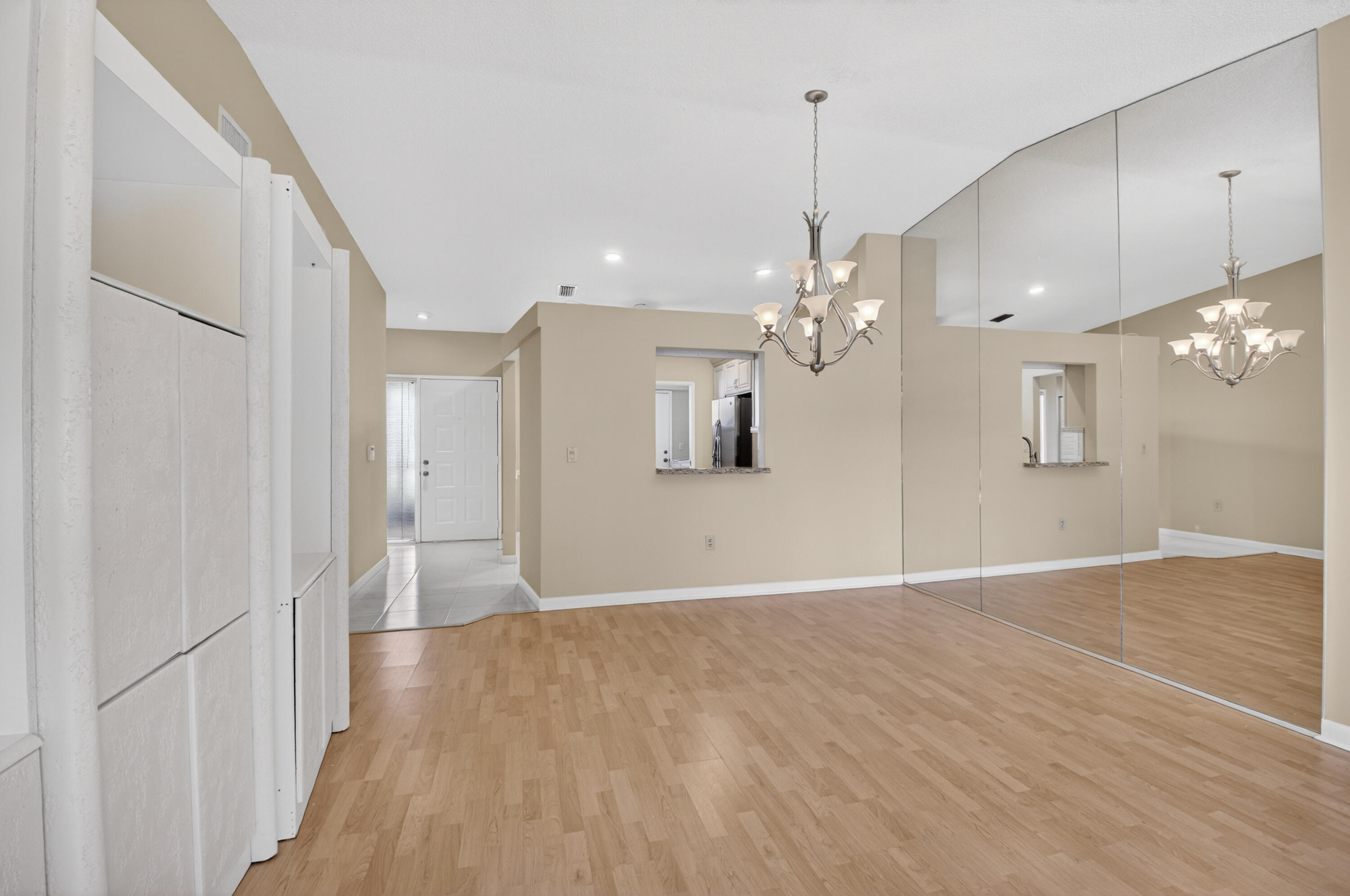 HUNTINGTON POINTE - Residential