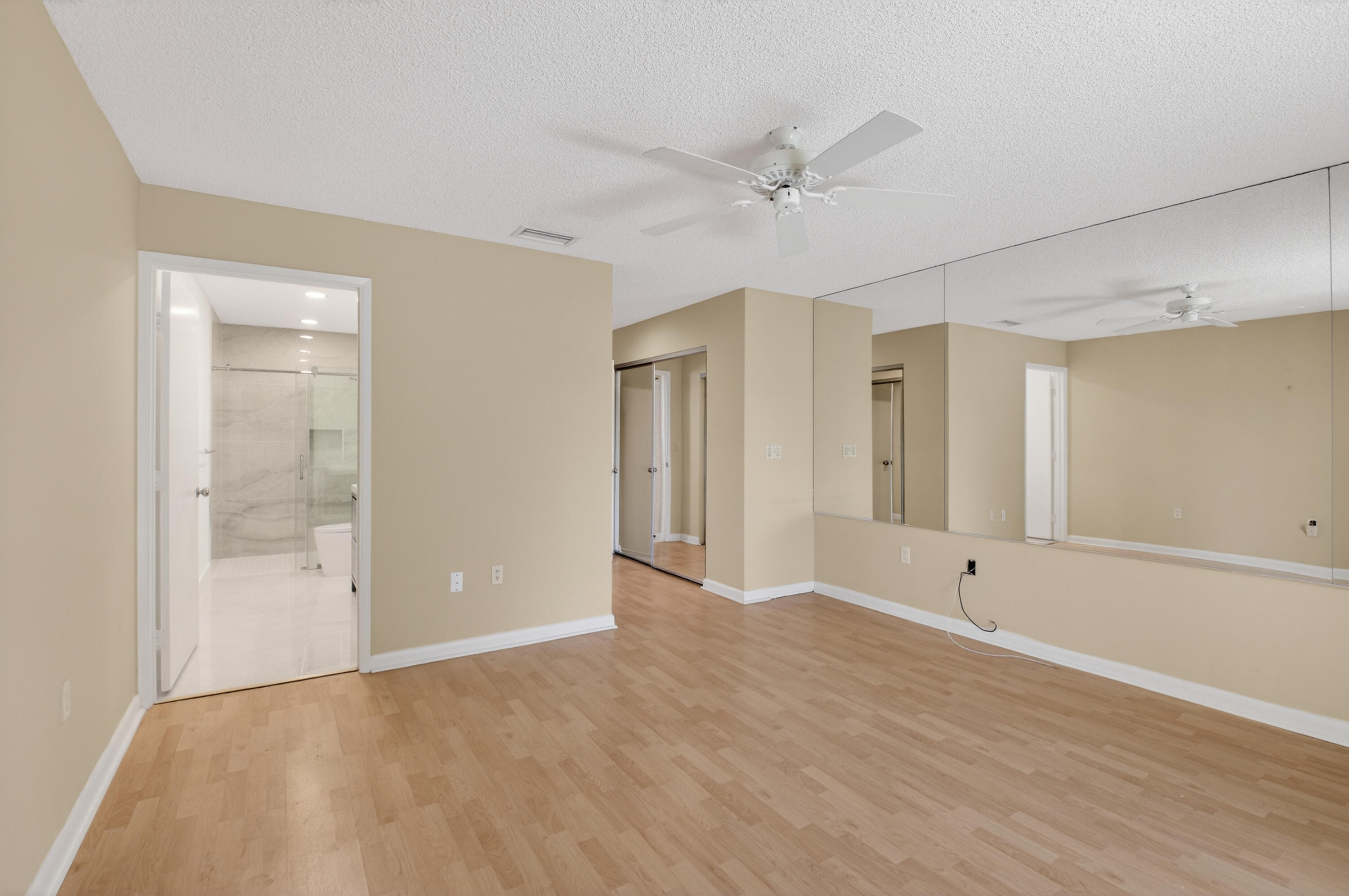 HUNTINGTON POINTE - Residential