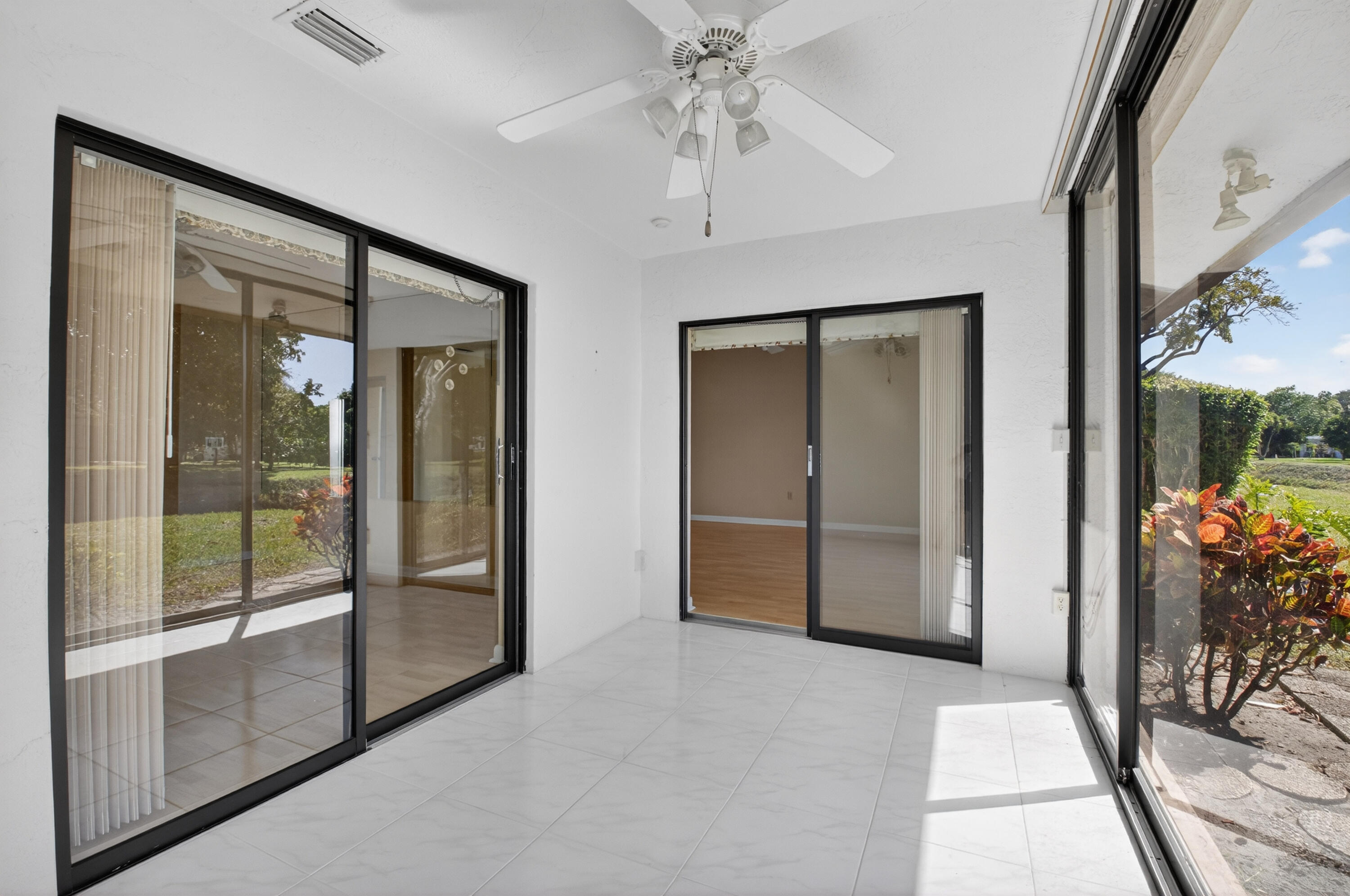 HUNTINGTON POINTE - Residential