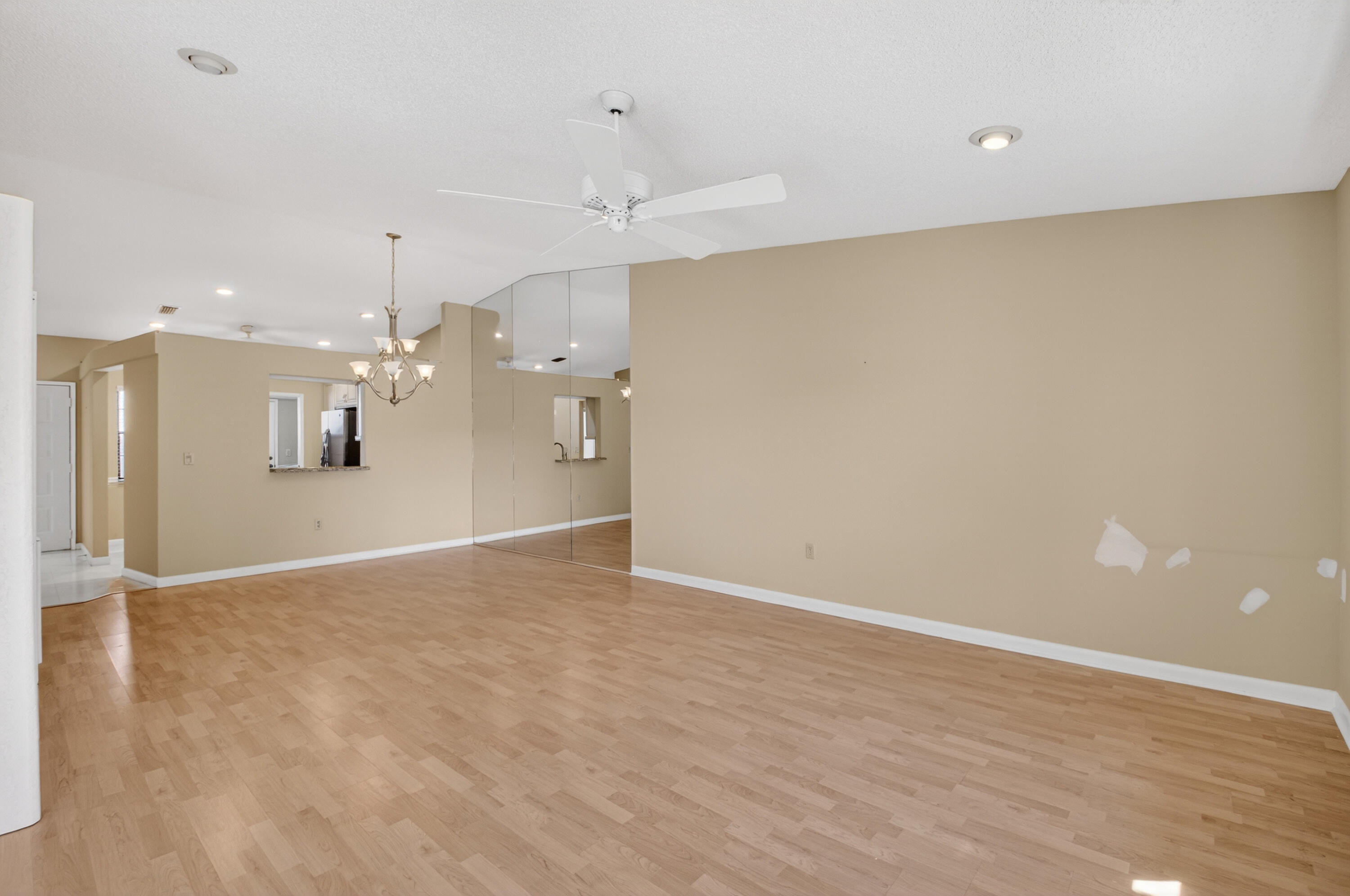 HUNTINGTON POINTE - Residential