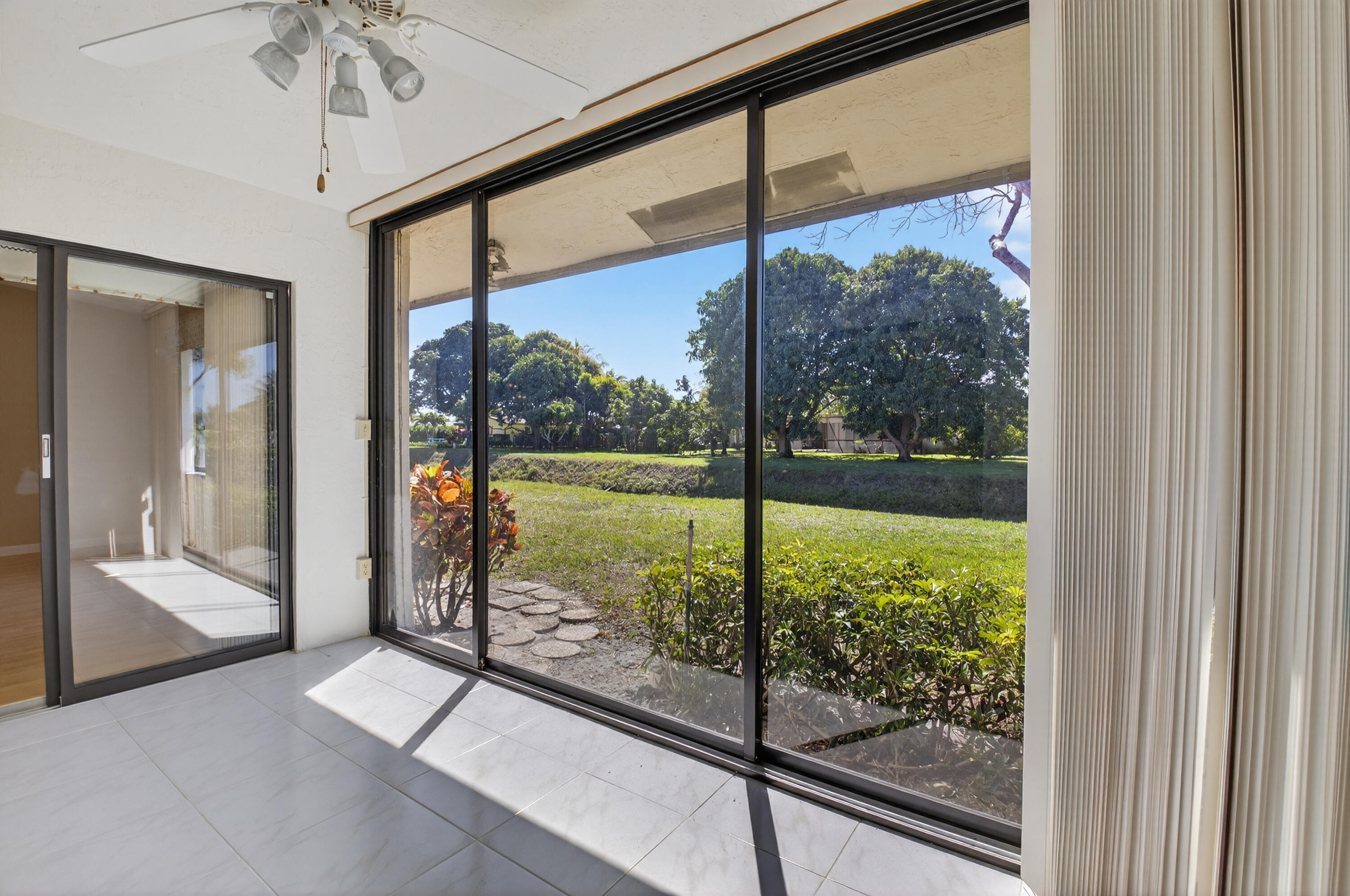 HUNTINGTON POINTE - Residential