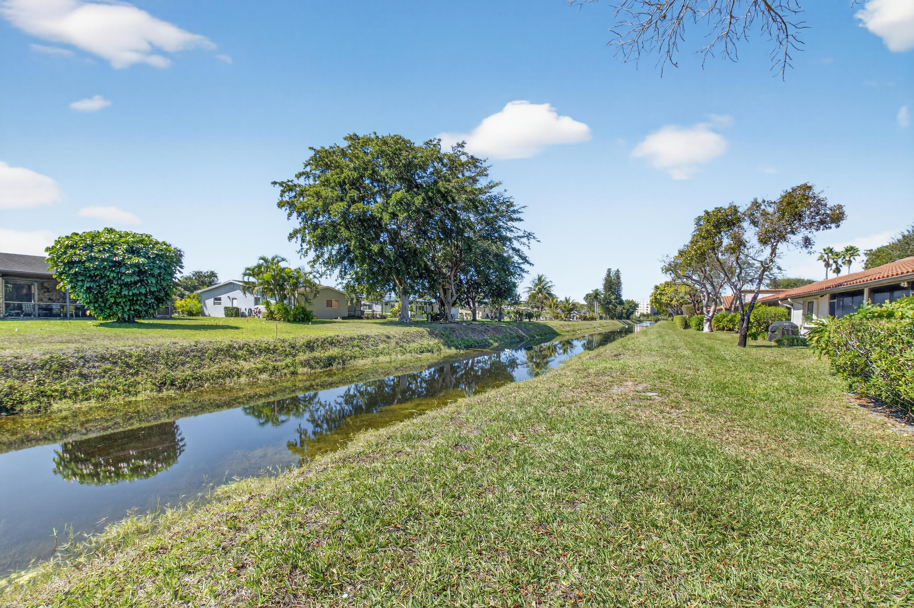 HUNTINGTON POINTE - Residential